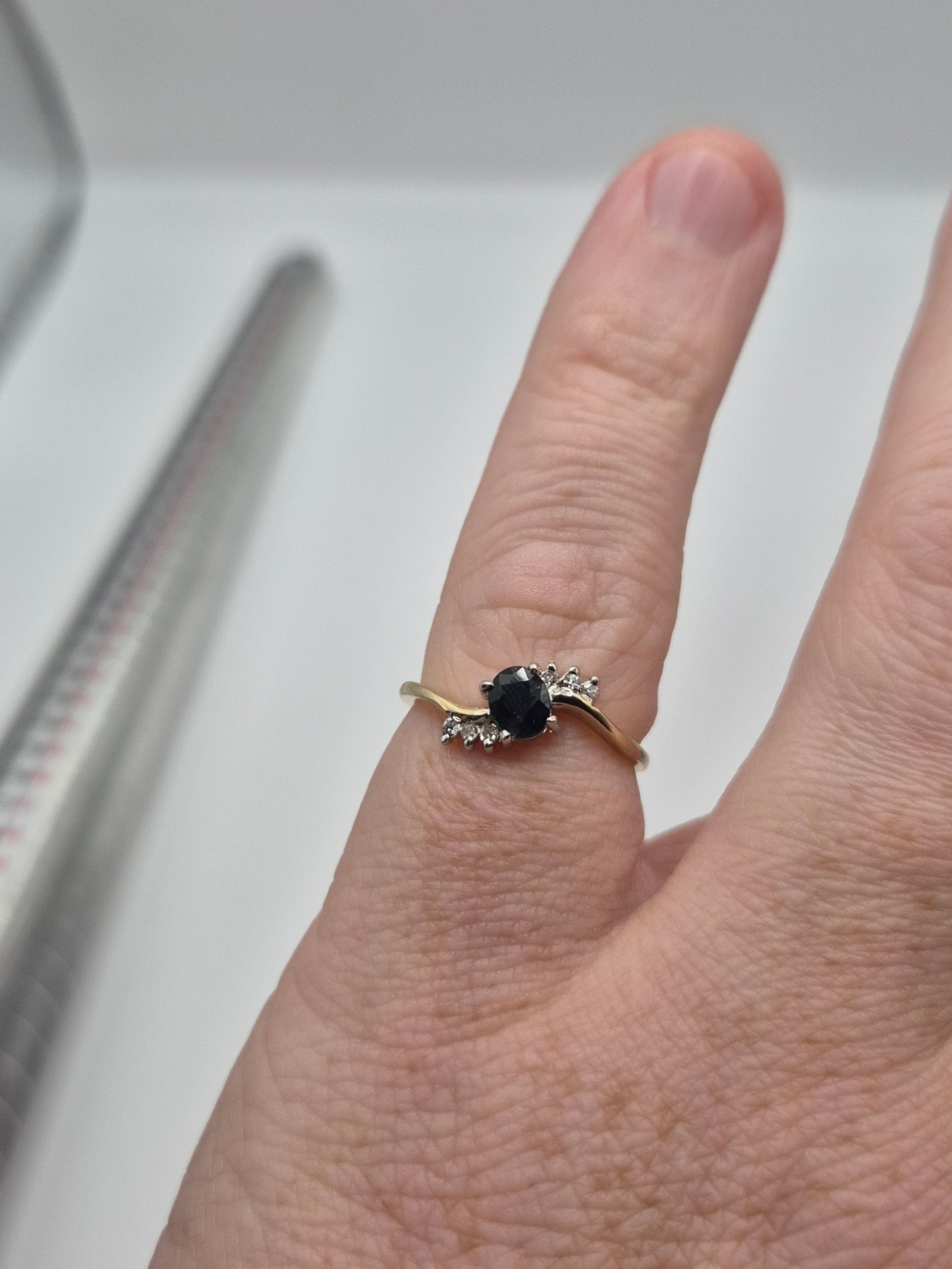 9ct gold sapphire and diamond ring