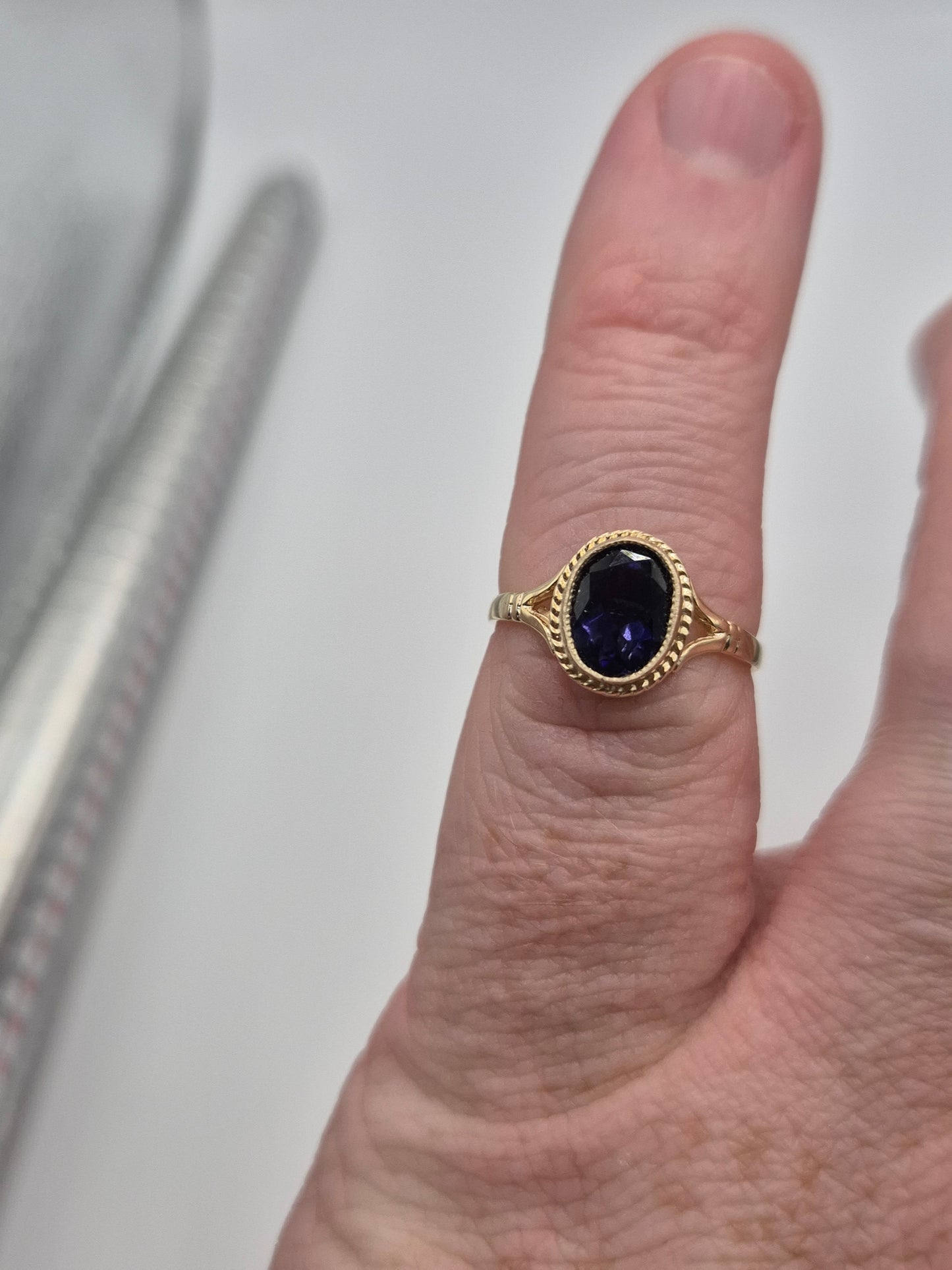 9ct gold sapphire ring