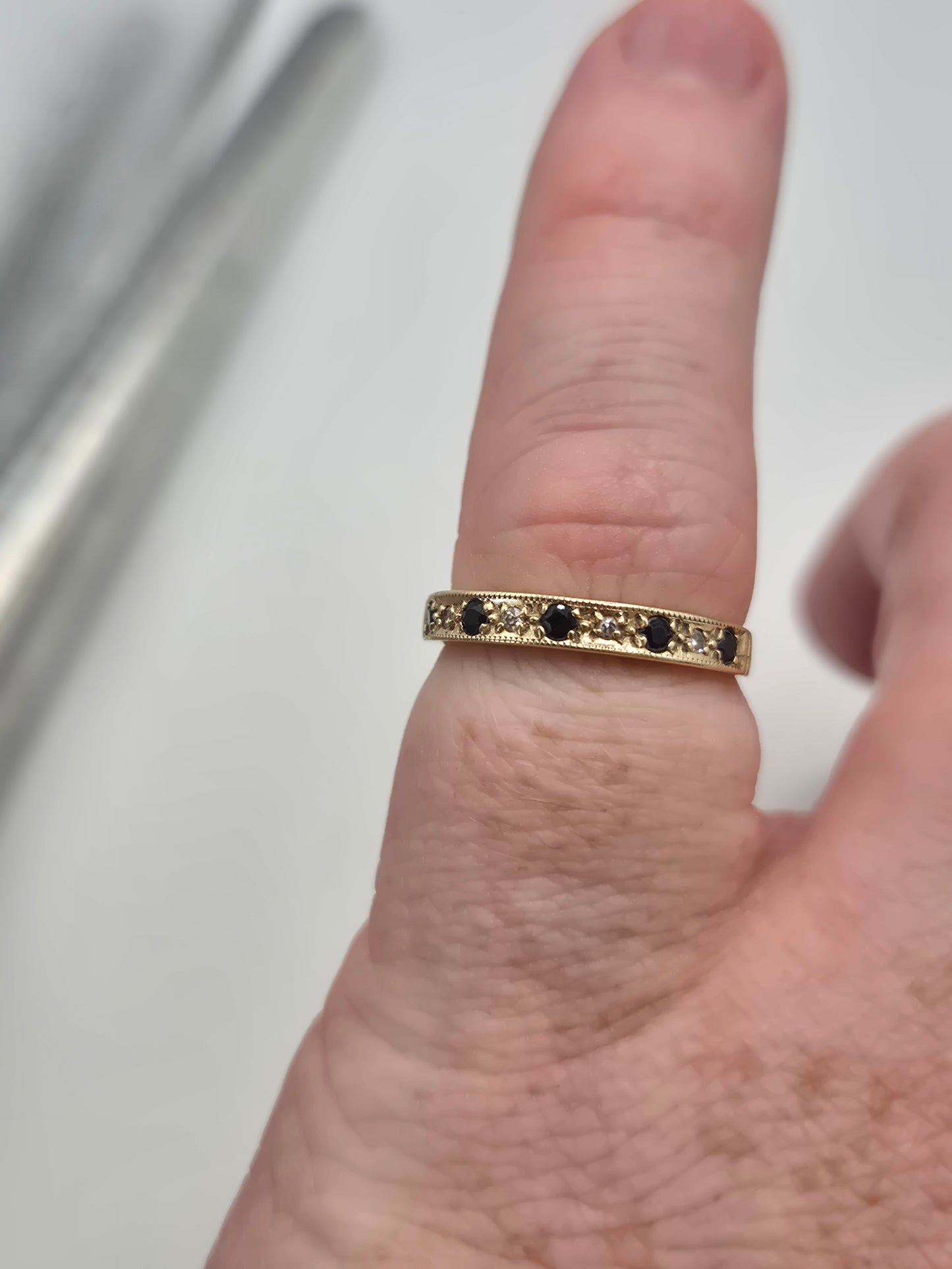 9ct gold sapphire and diamond ring