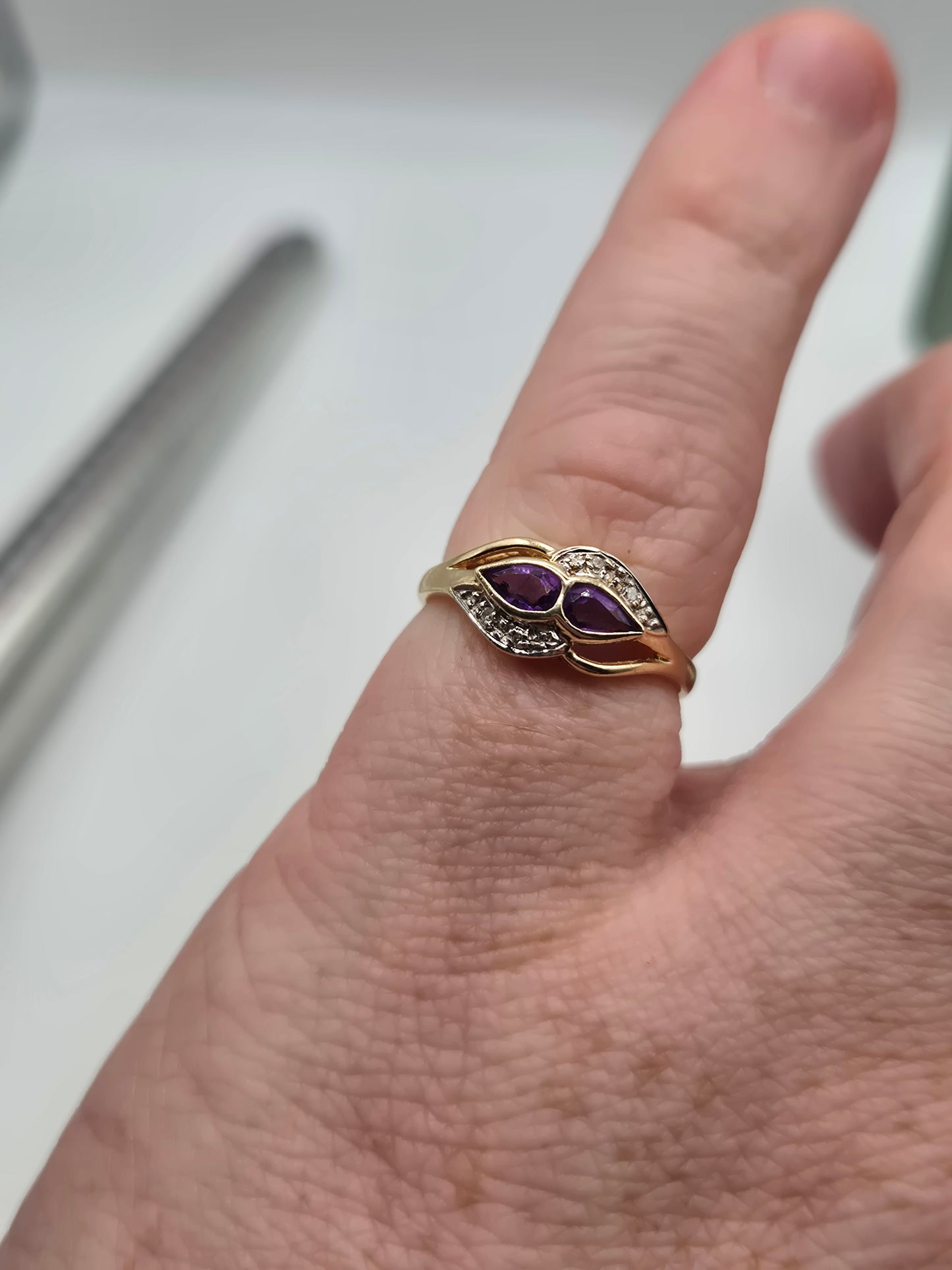9ct gold amethyst and diamond ring