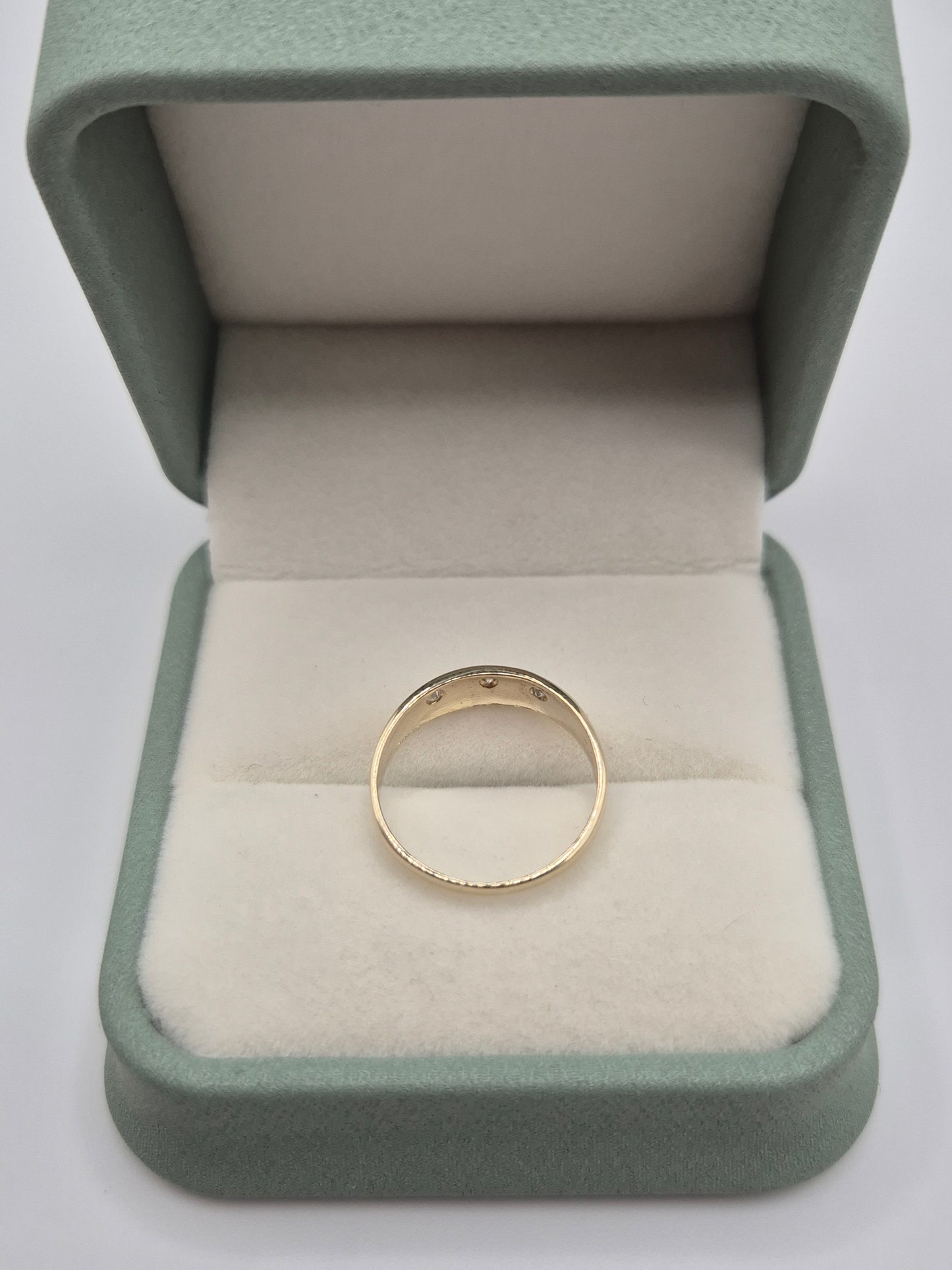9ct gold diamond gypsy ring