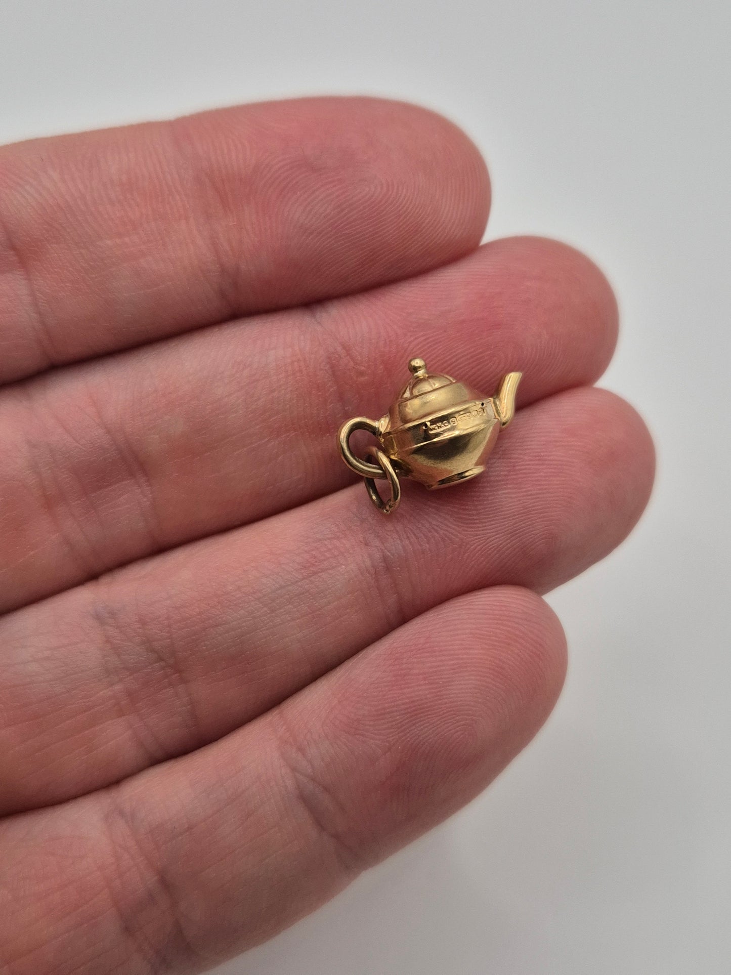 9ct gold teapot charm