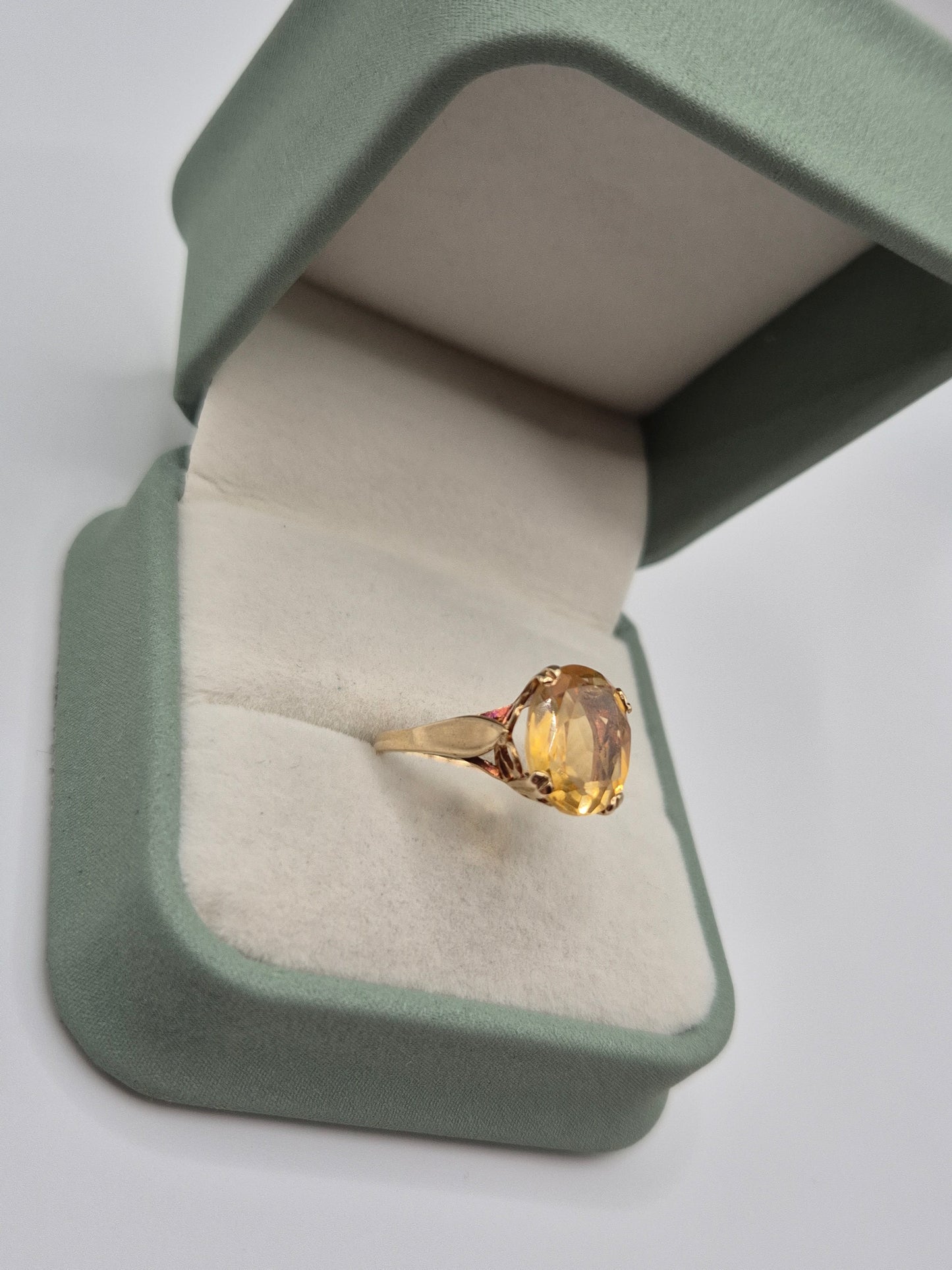 9ct gold citrine ring