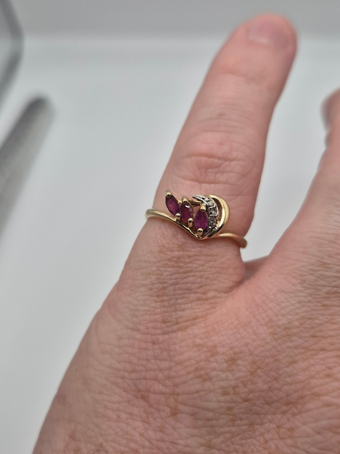 9ct gold ruby and diamond ring