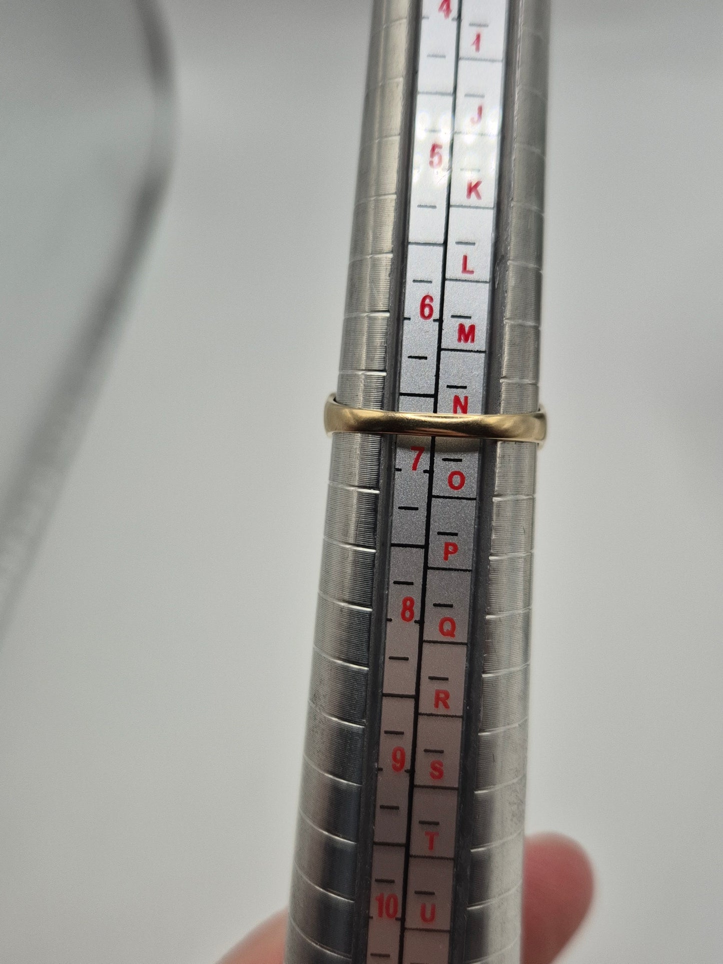 9ct gold sapphire and diamond ring