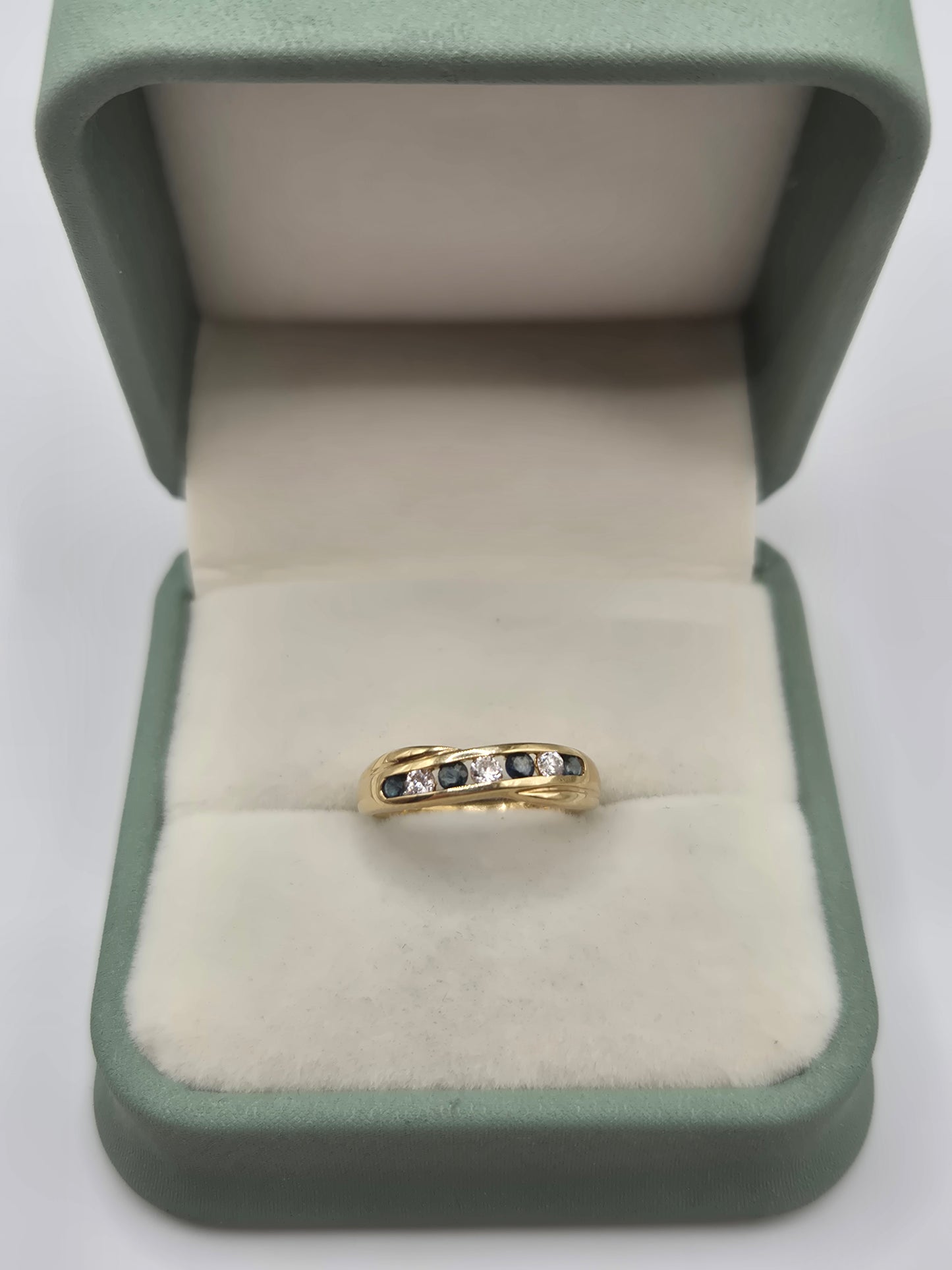 9ct gold sapphire and cz ring