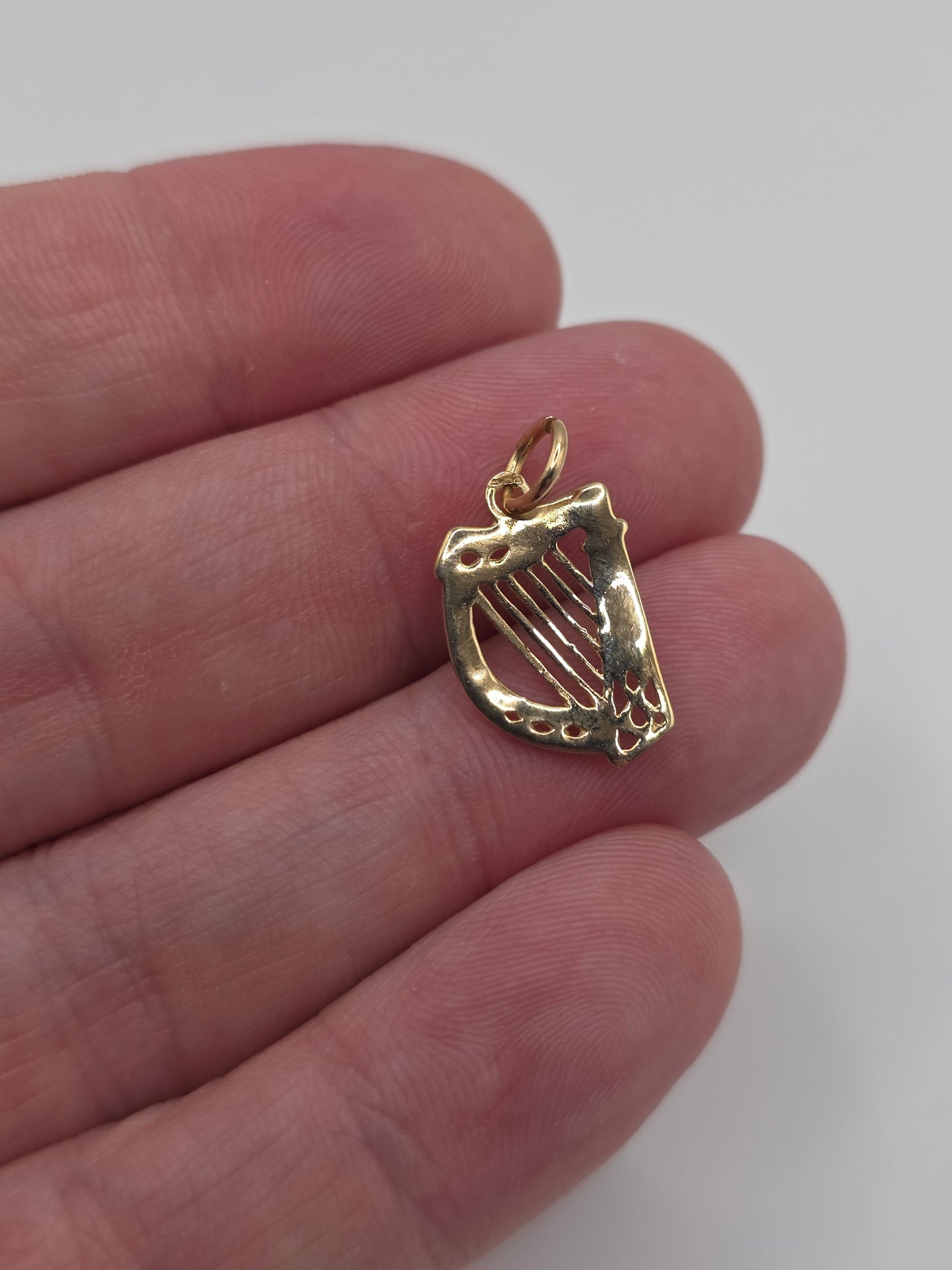 9ct gold harp charm