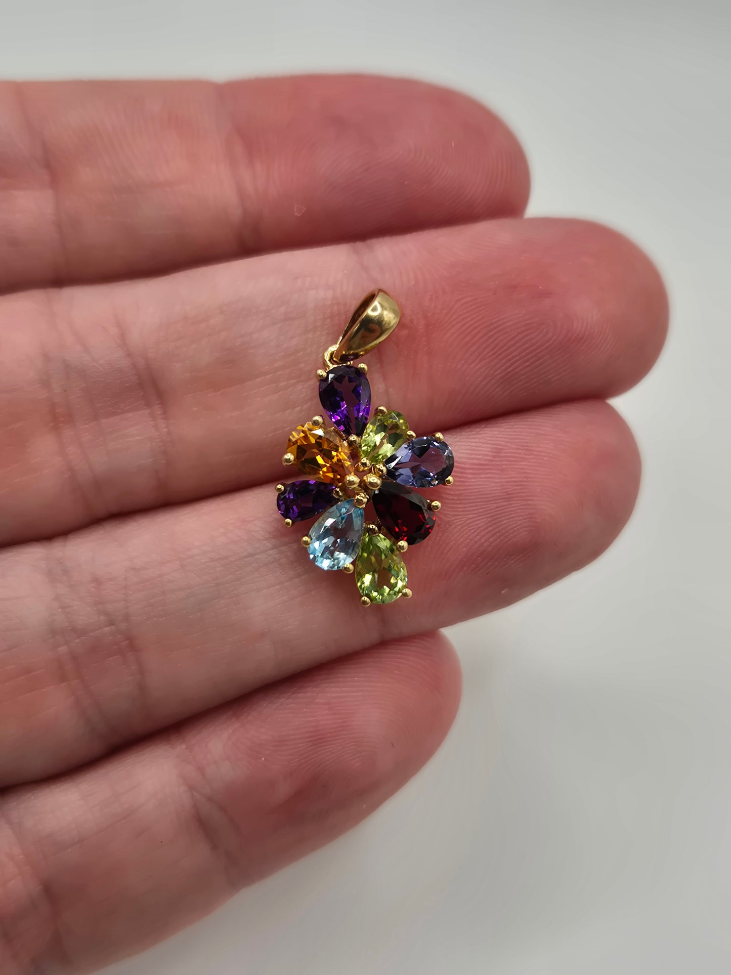 9ct gold multigem pendant