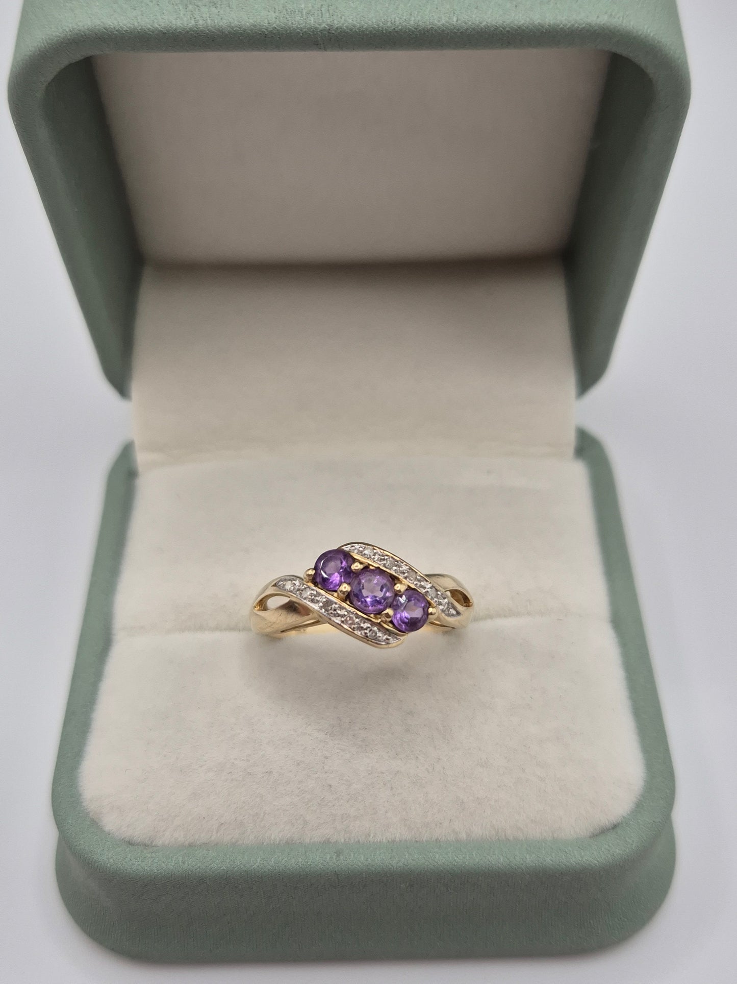 9ct gold amethyst and diamond ring
