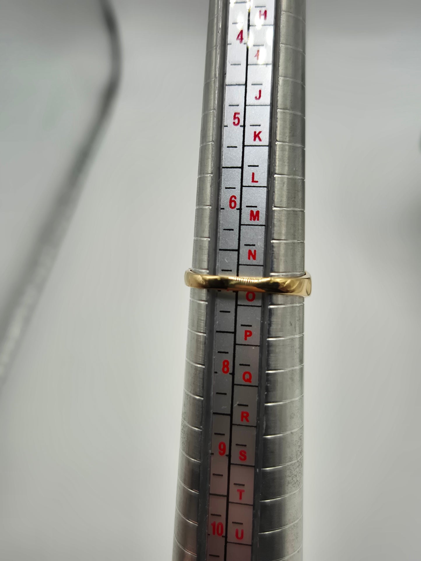 9ct gold sapphire and diamond ring