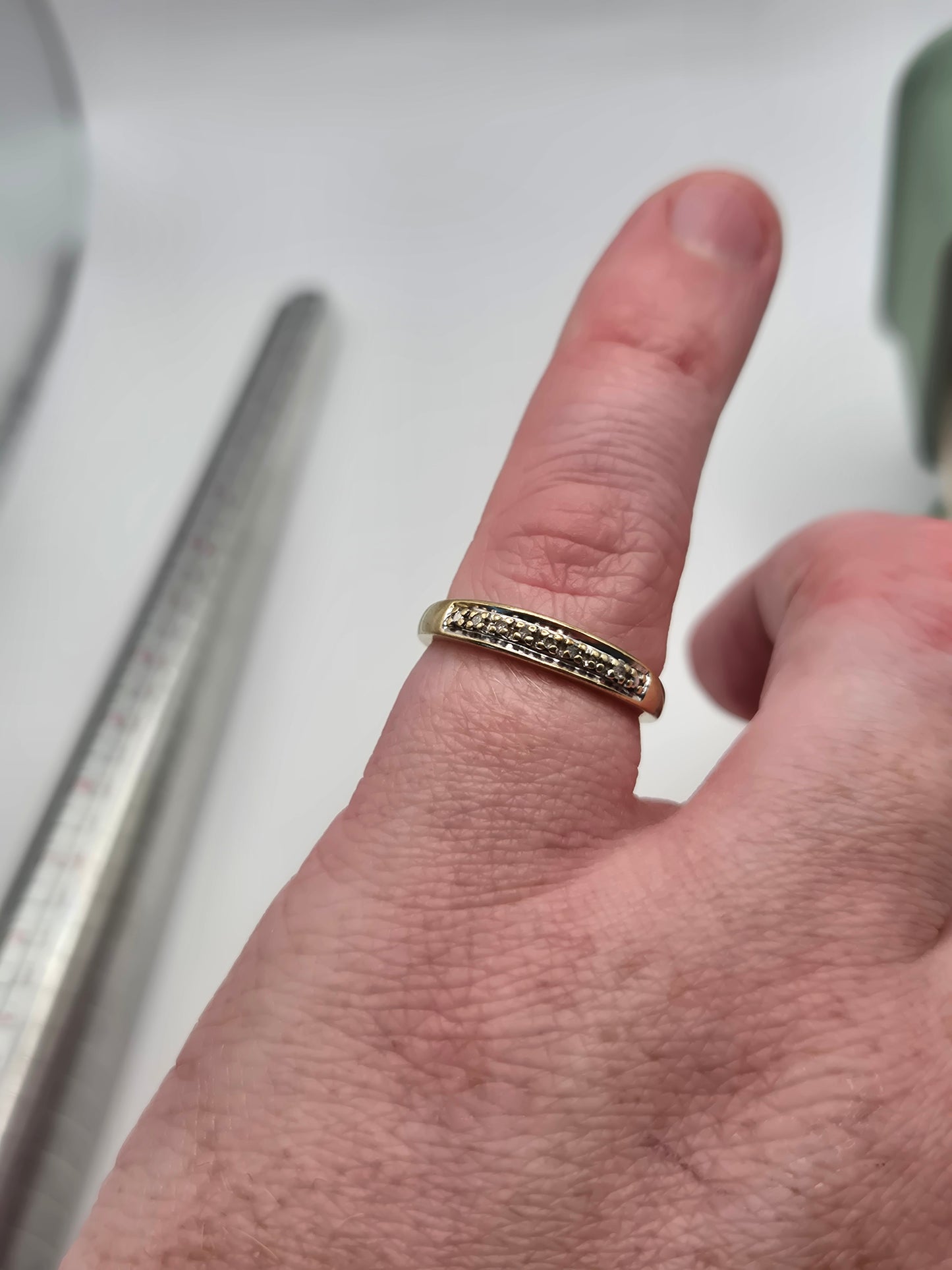 9ct gold diamond ring
