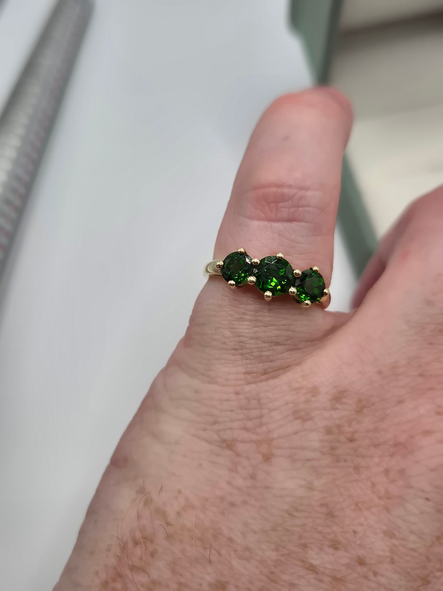 9ct gold diopside ring
