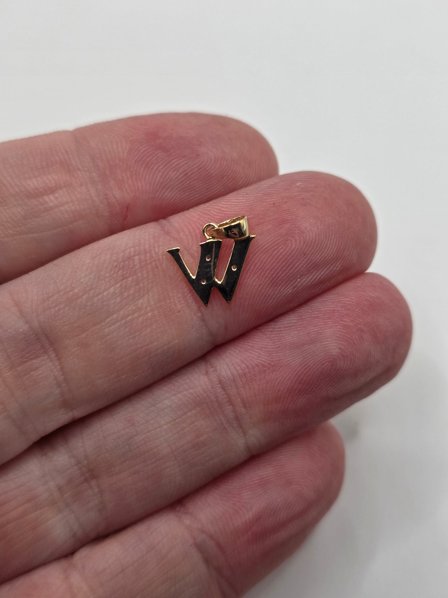9ct gold diamond initial W pendant