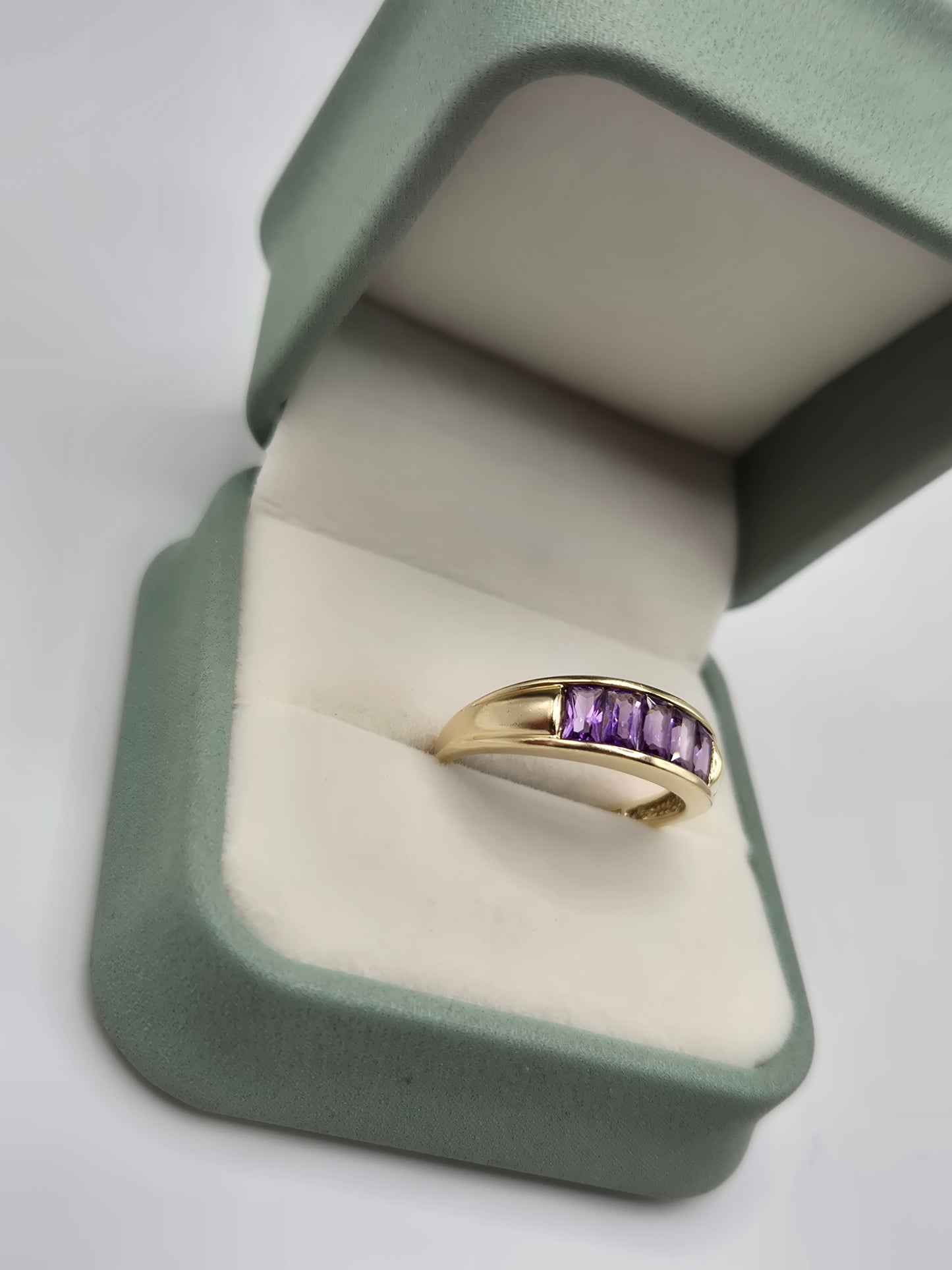 9ct gold amethyst ring