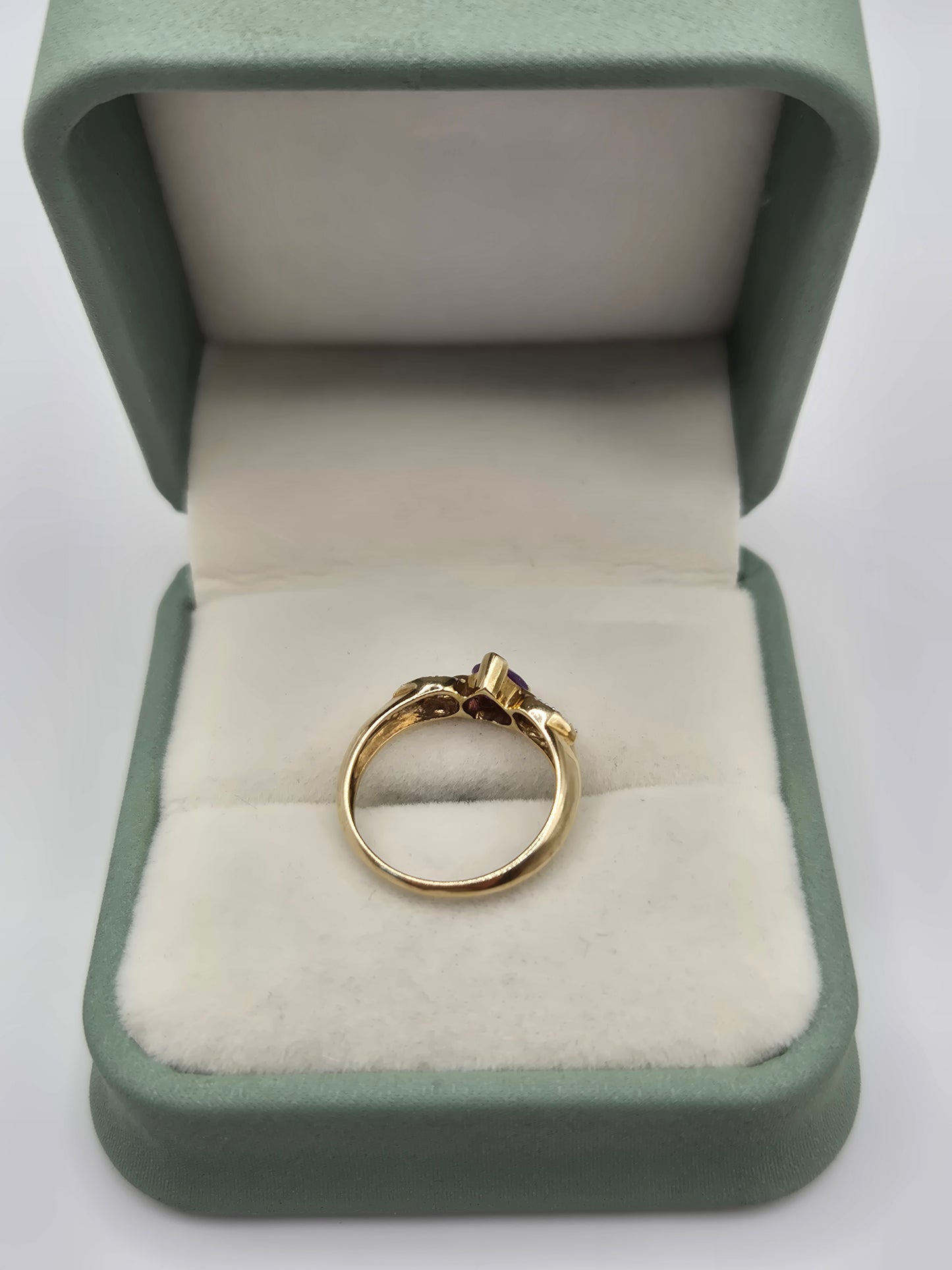 9ct gold amethyst and diamond ring