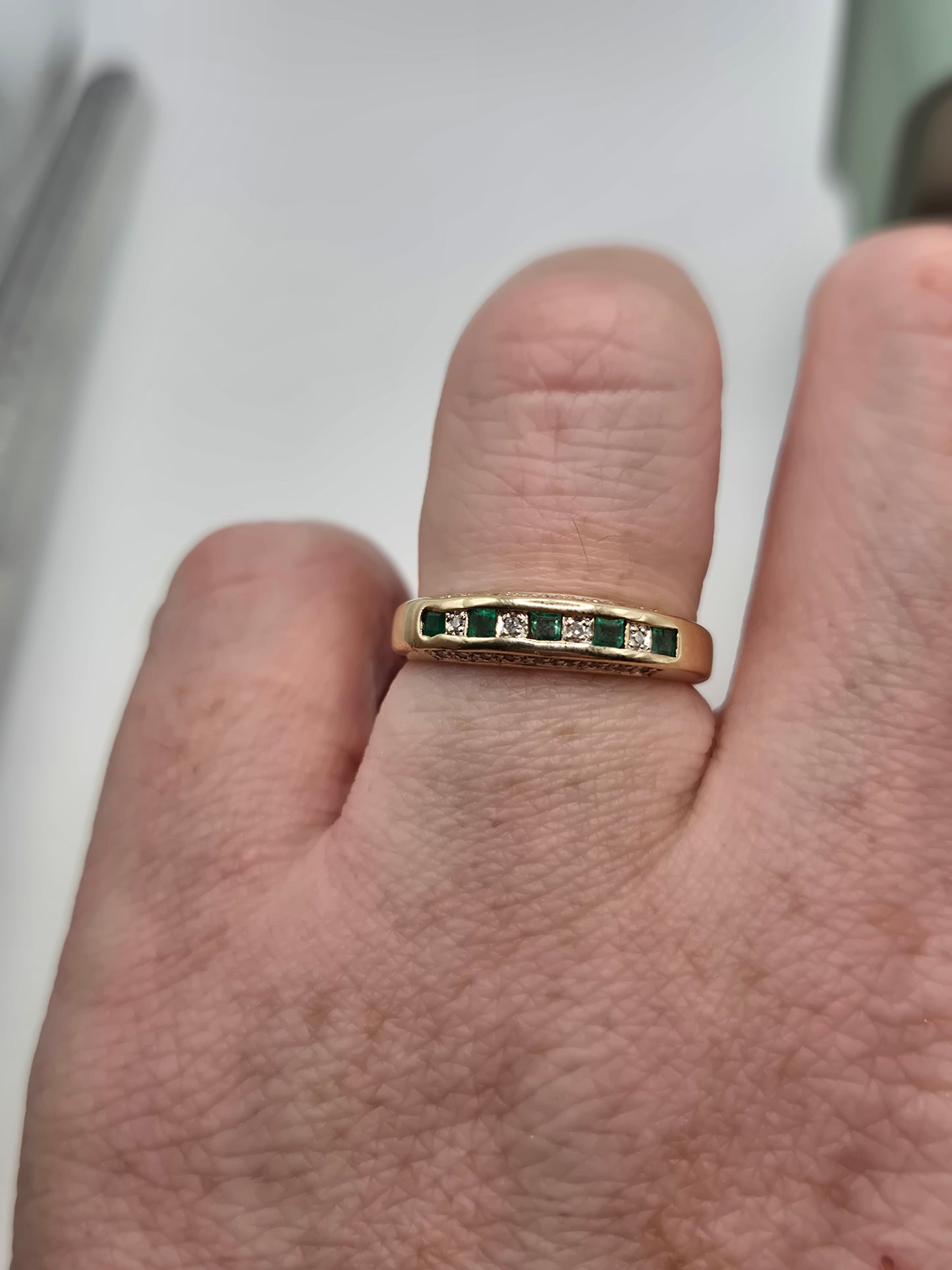 9ct gold emerald and diamond ring