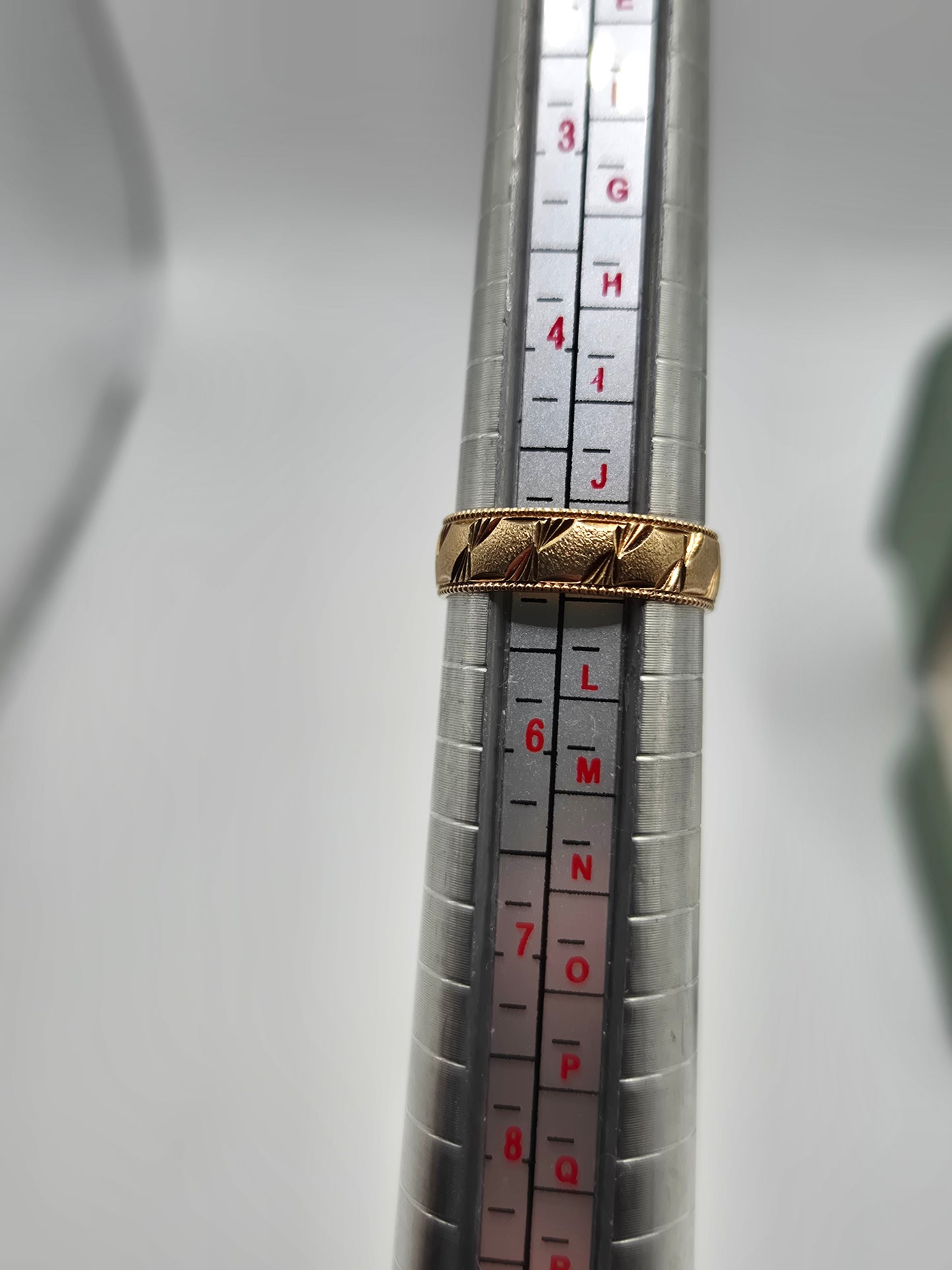 9ct gold engraved band ring