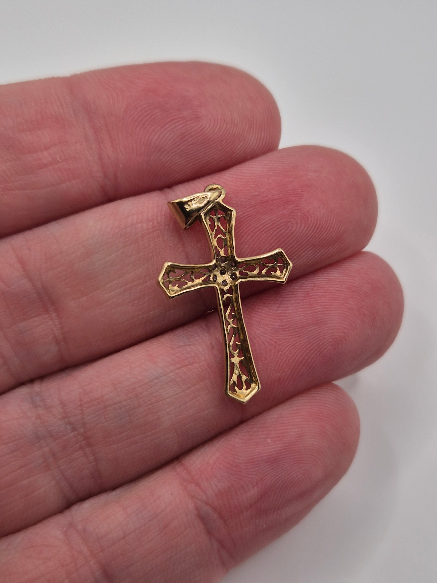 9ct gold diamond cross pendant
