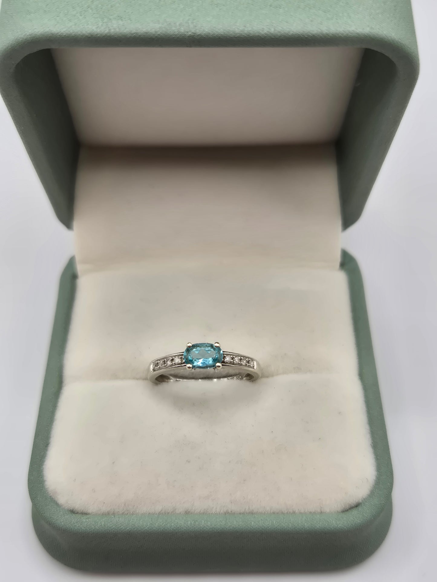 9ct white gold blue apatite and diamond ring