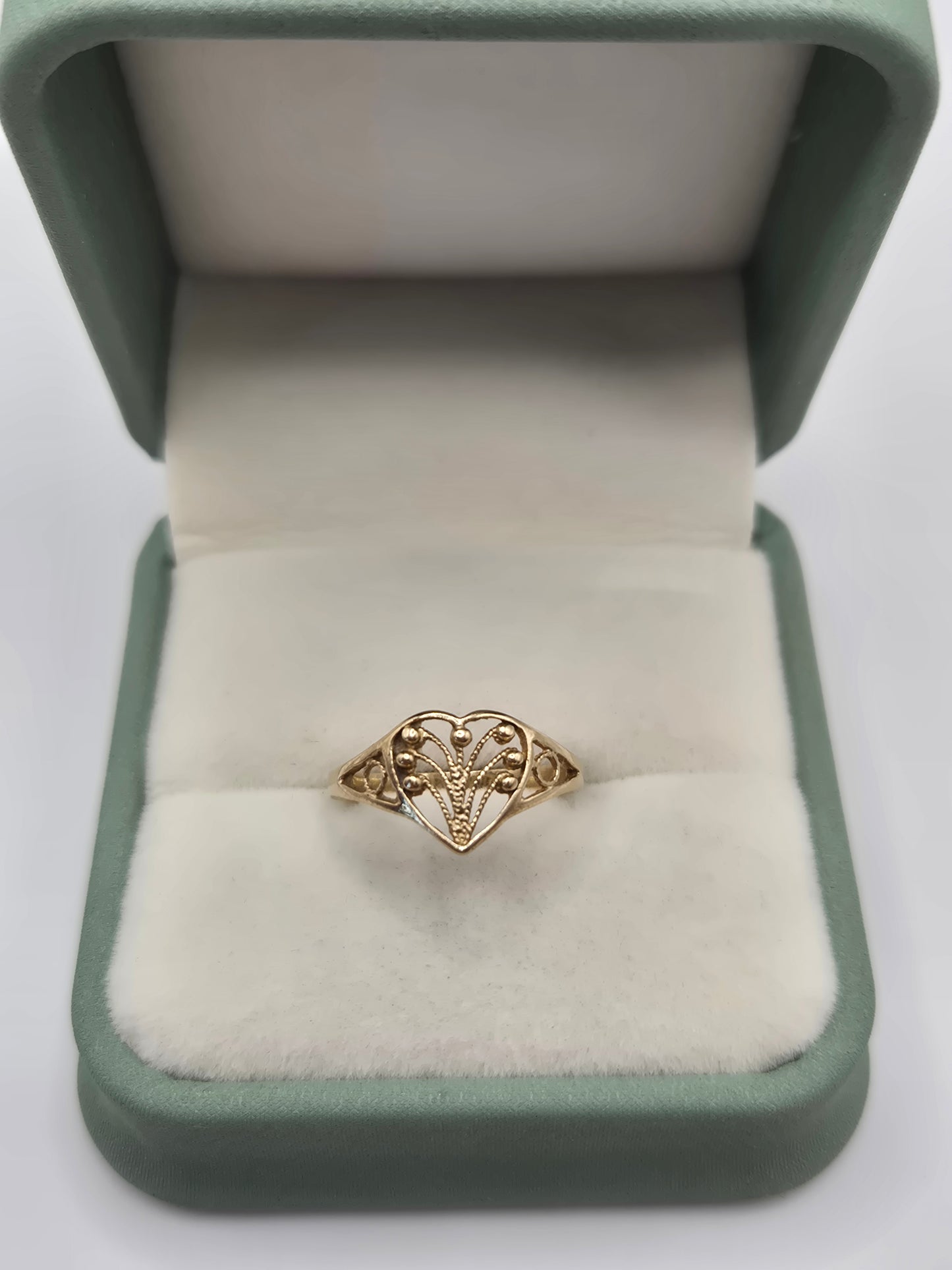 9ct gold heart ring