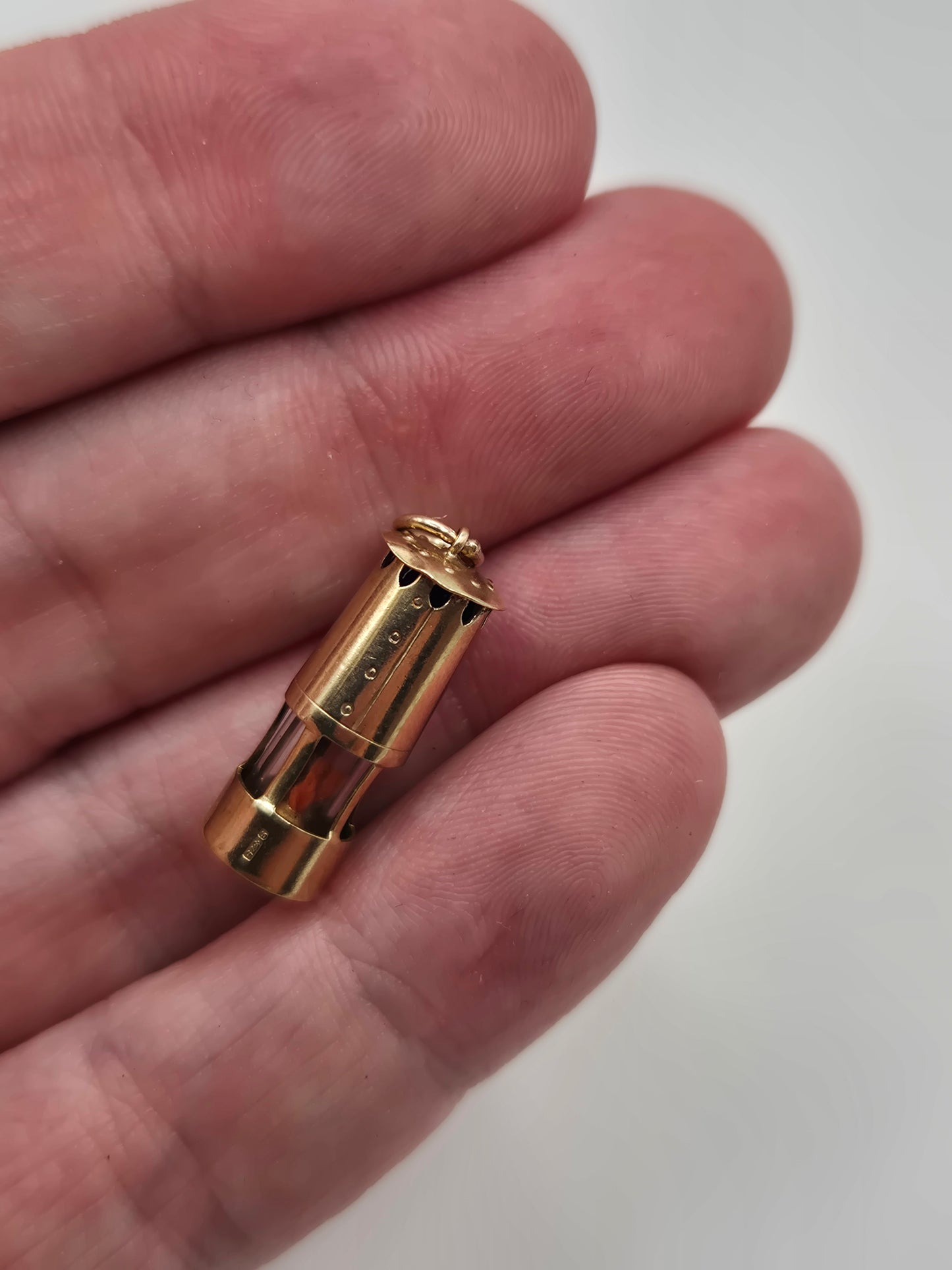 9ct gold lantern charm
