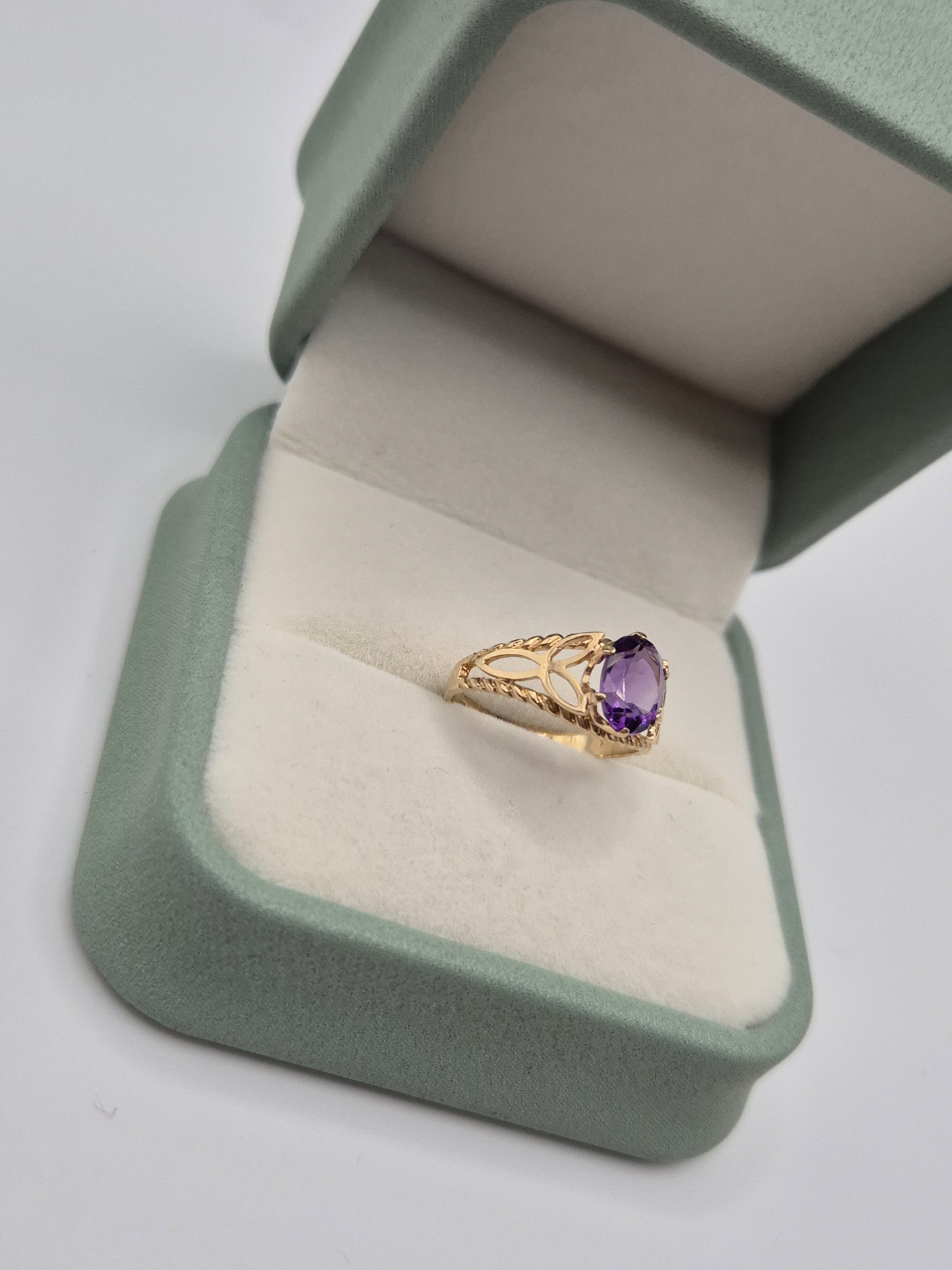 9ct gold amethyst ring
