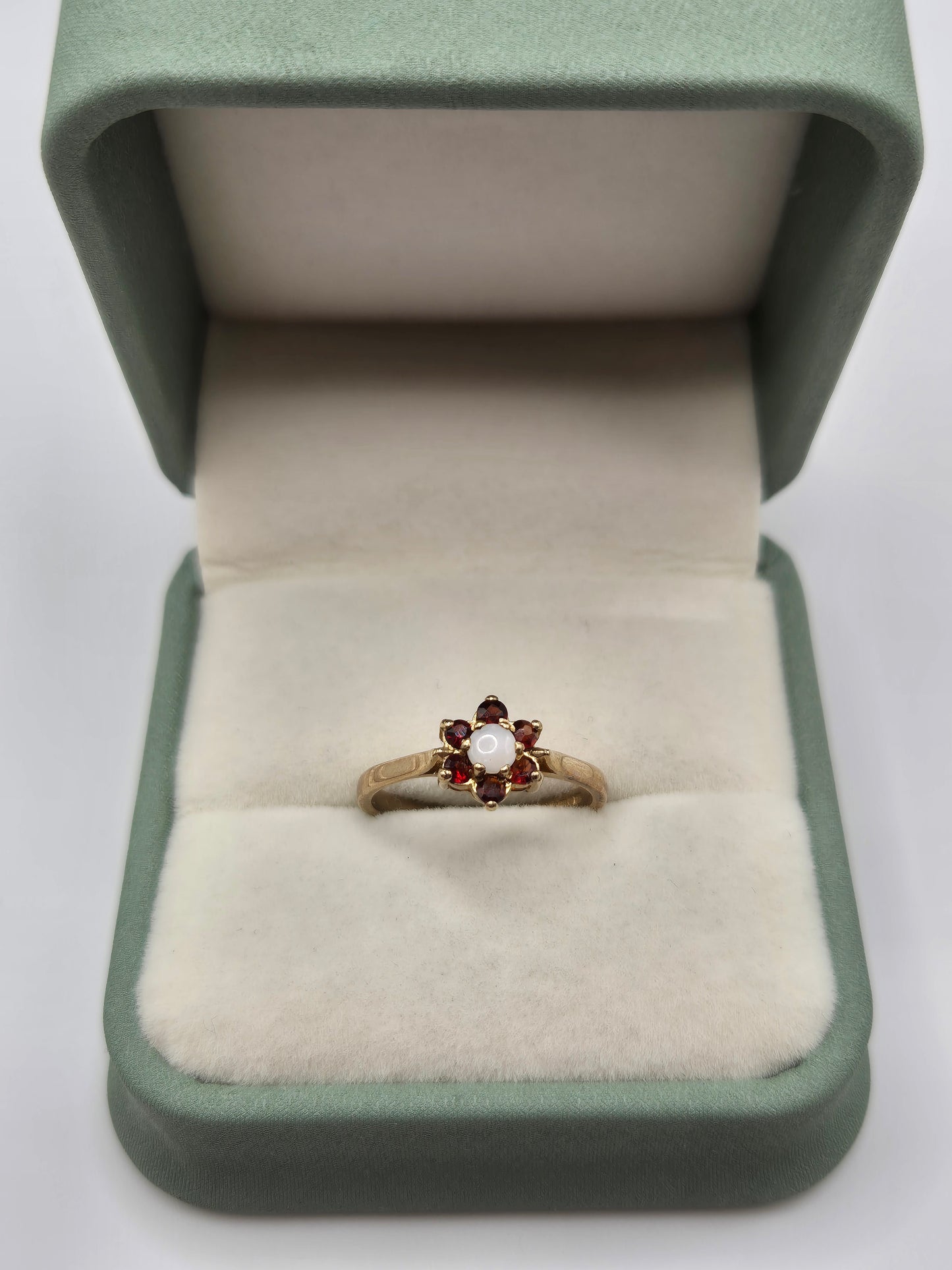 9ct gold opal and garnet ring