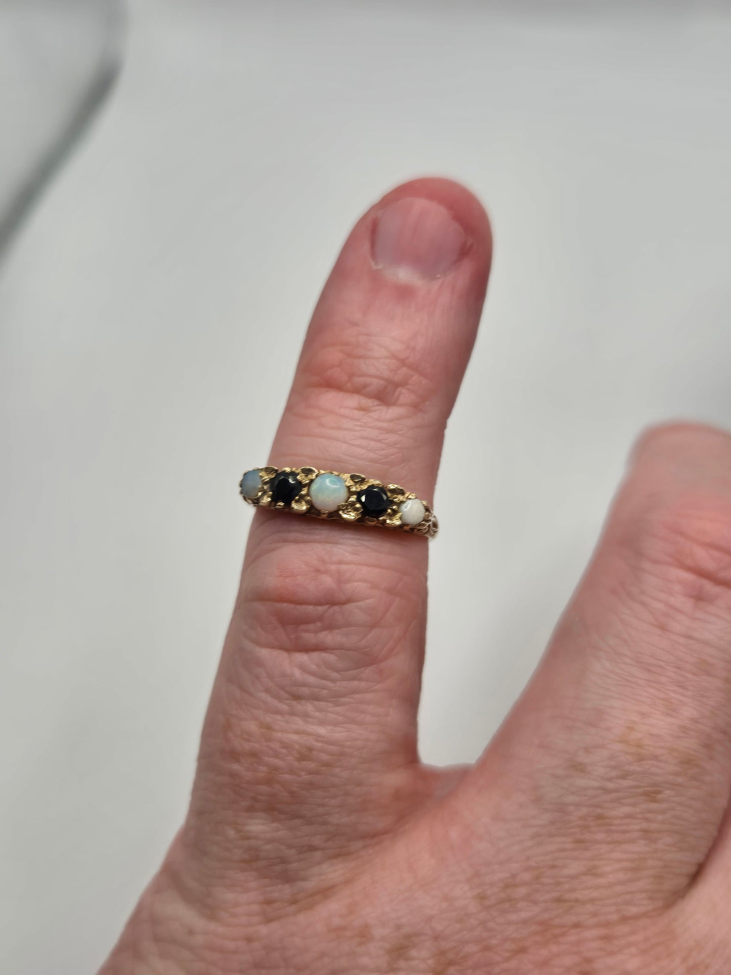9ct gold sapphire and opal ring