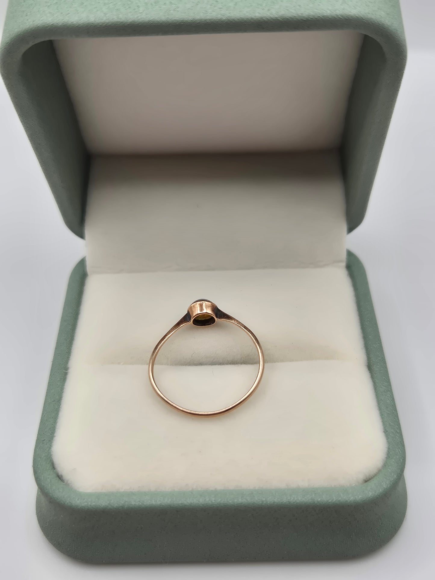 Antique 9ct gold opal ring