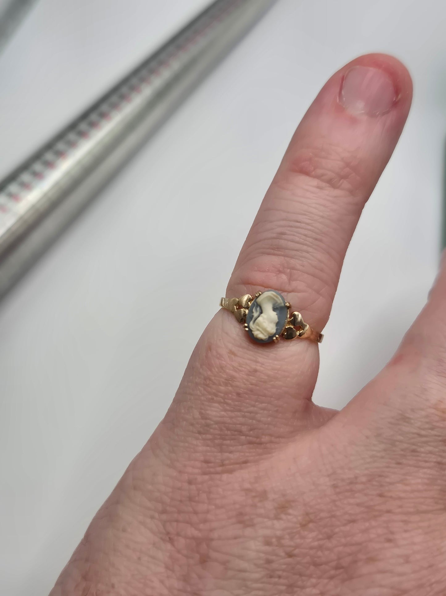 9ct gold wedgewood ring