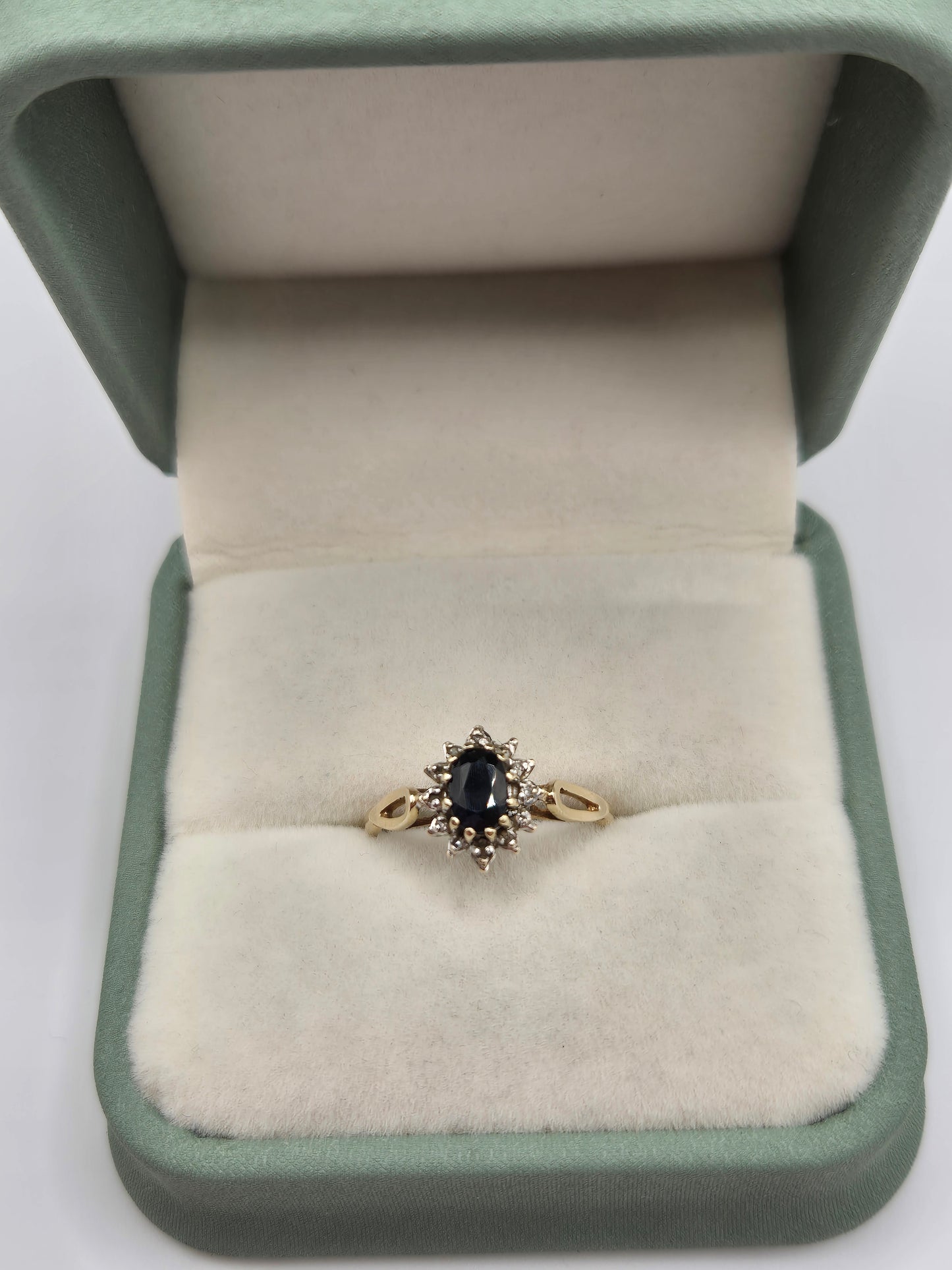 9ct gold sapphire and diamond ring