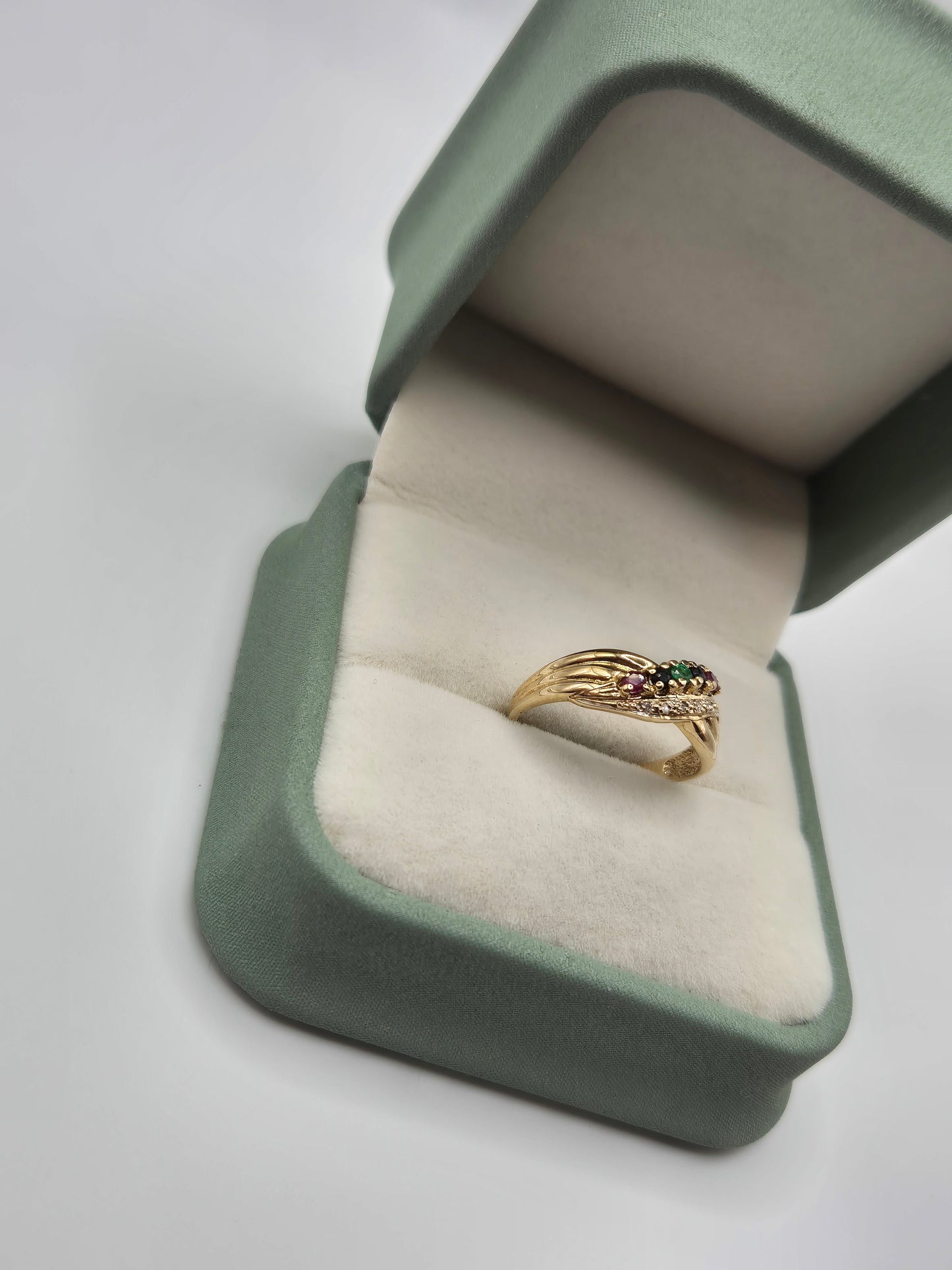 9ct gold mutligem and diamond ring