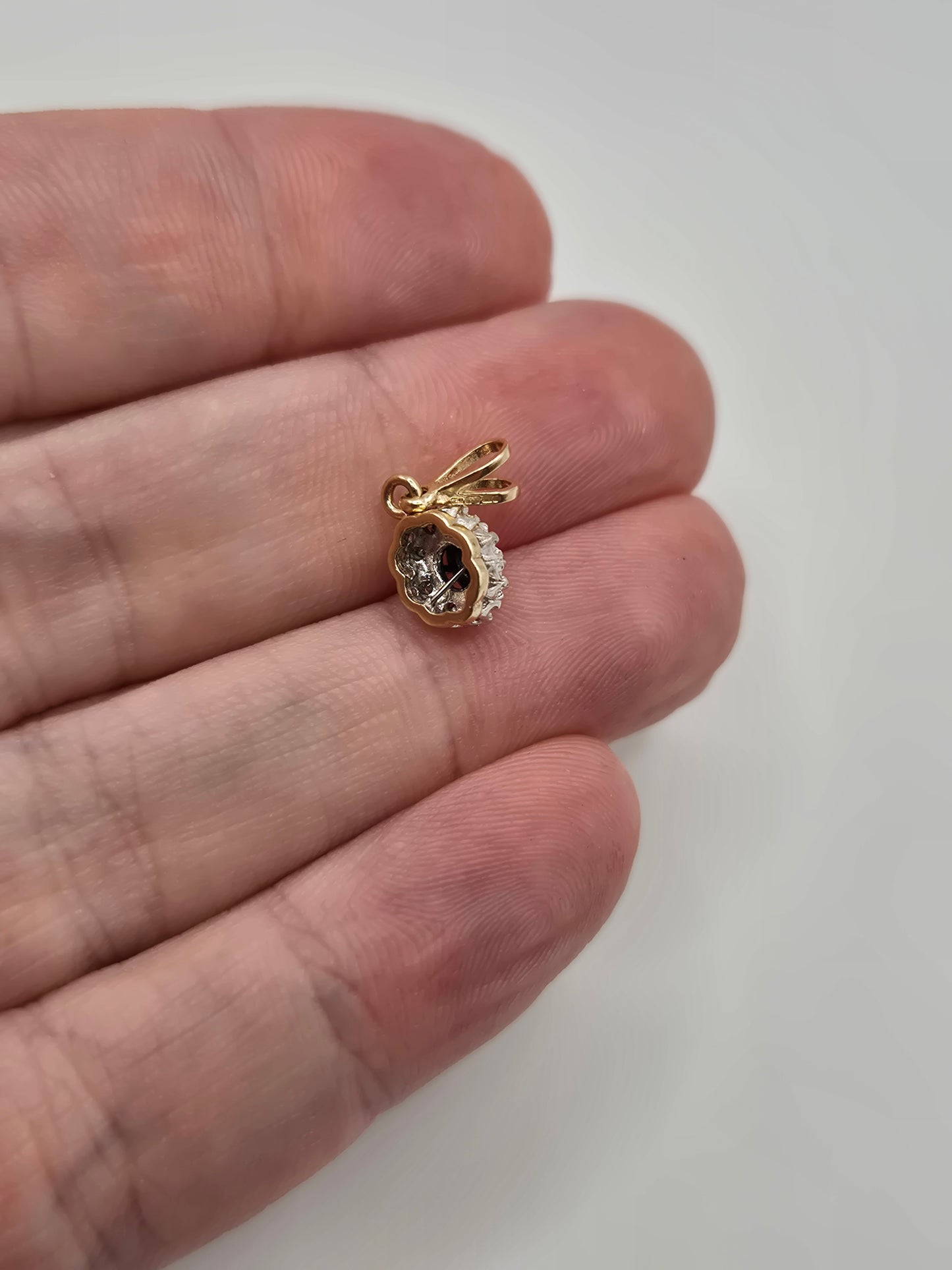 9ct gold sapphire and diamond pendant
