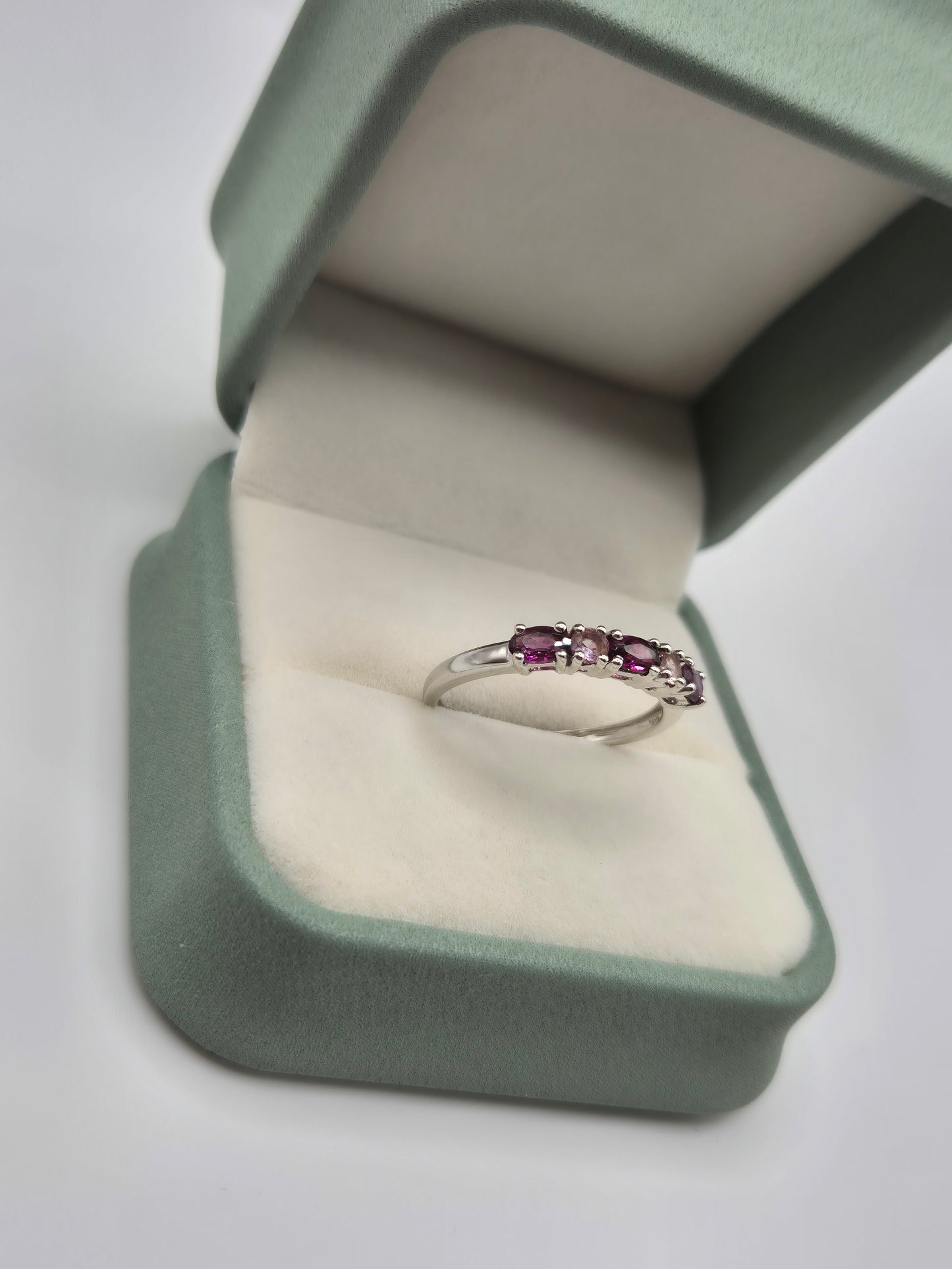 9ct white gold rhodolite garnet and pink spinel ring