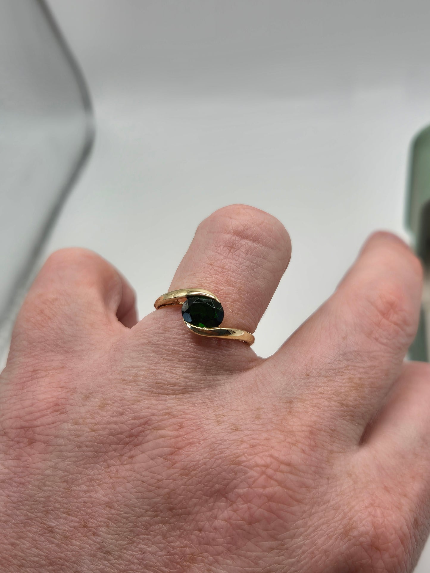 9ct gold diopside ring