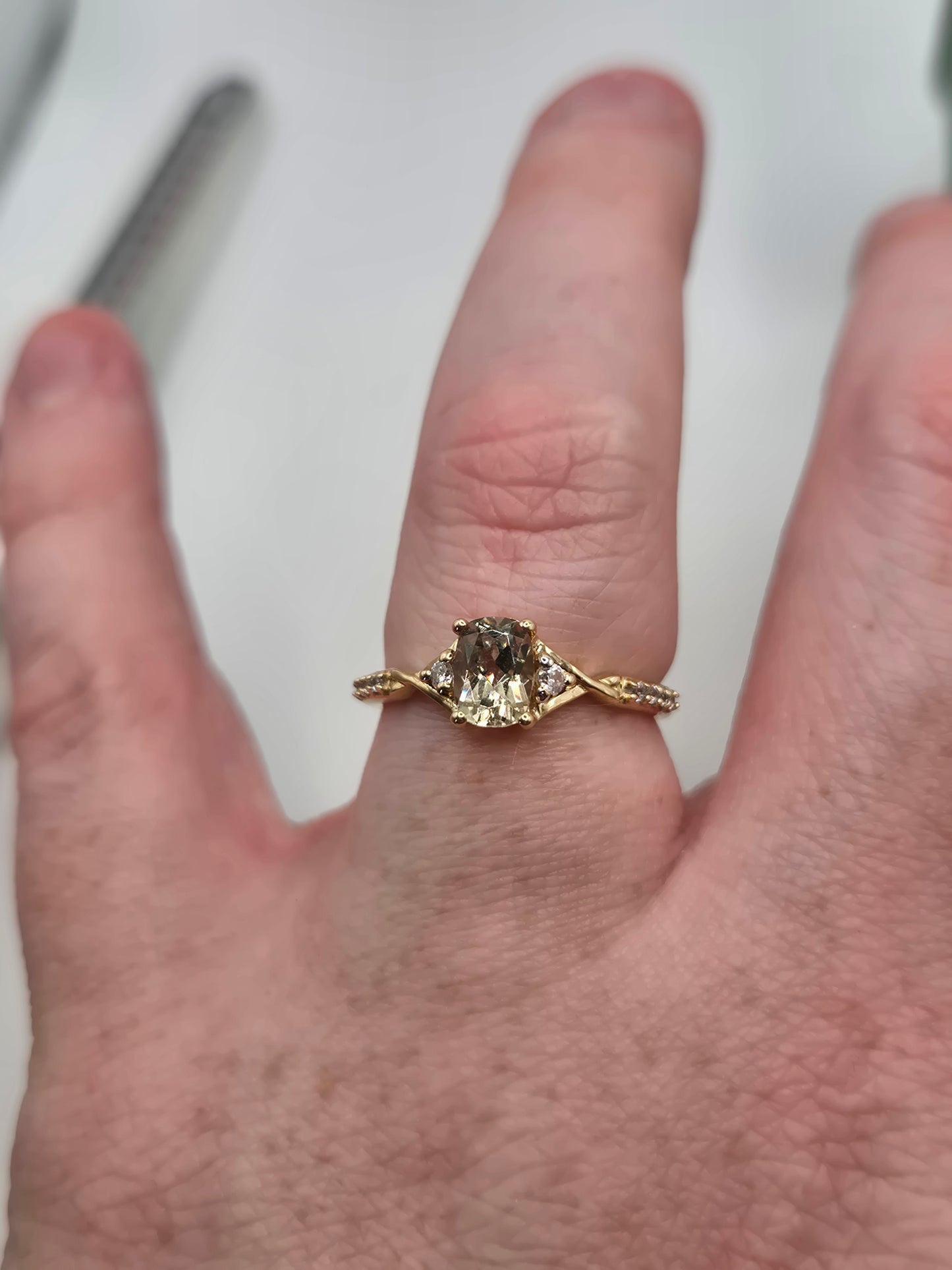 9ct gold quartz and zircon ring