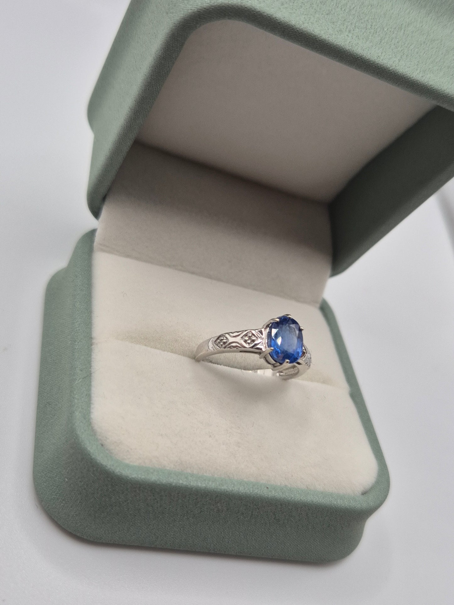 9ct white gold sapphire and diamond ring