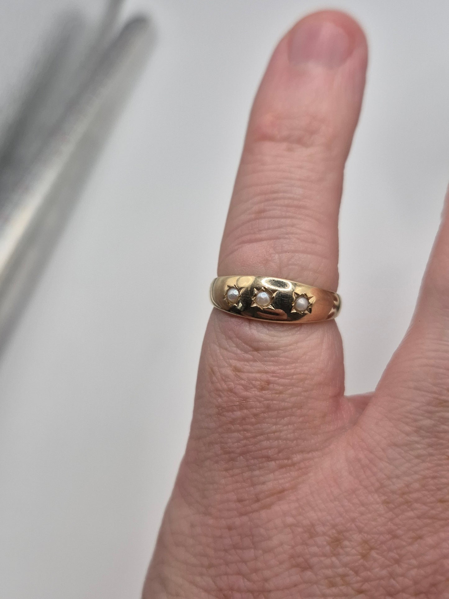 9ct gold pearl gypsy ring