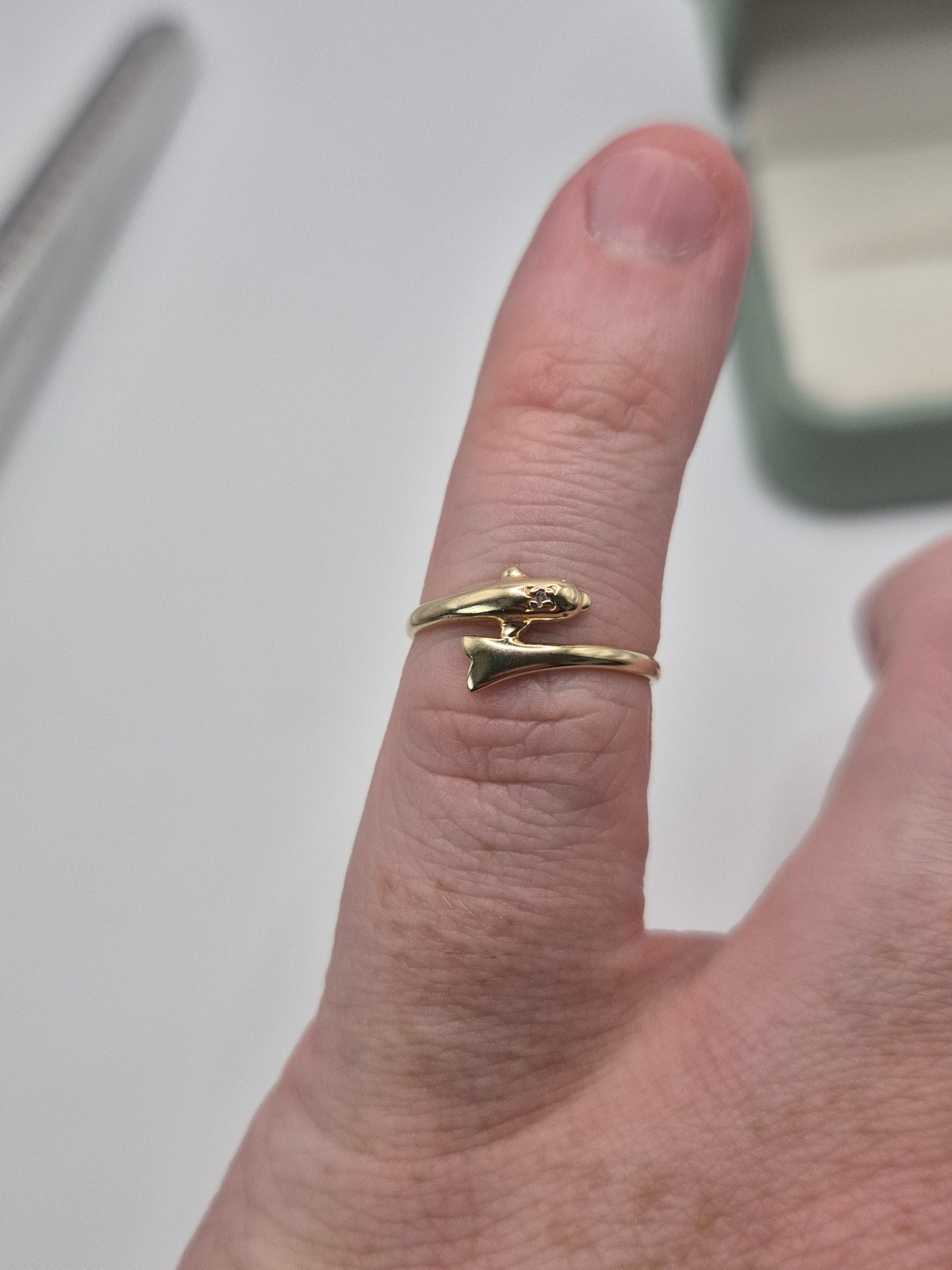 9ct gold dolphin ring