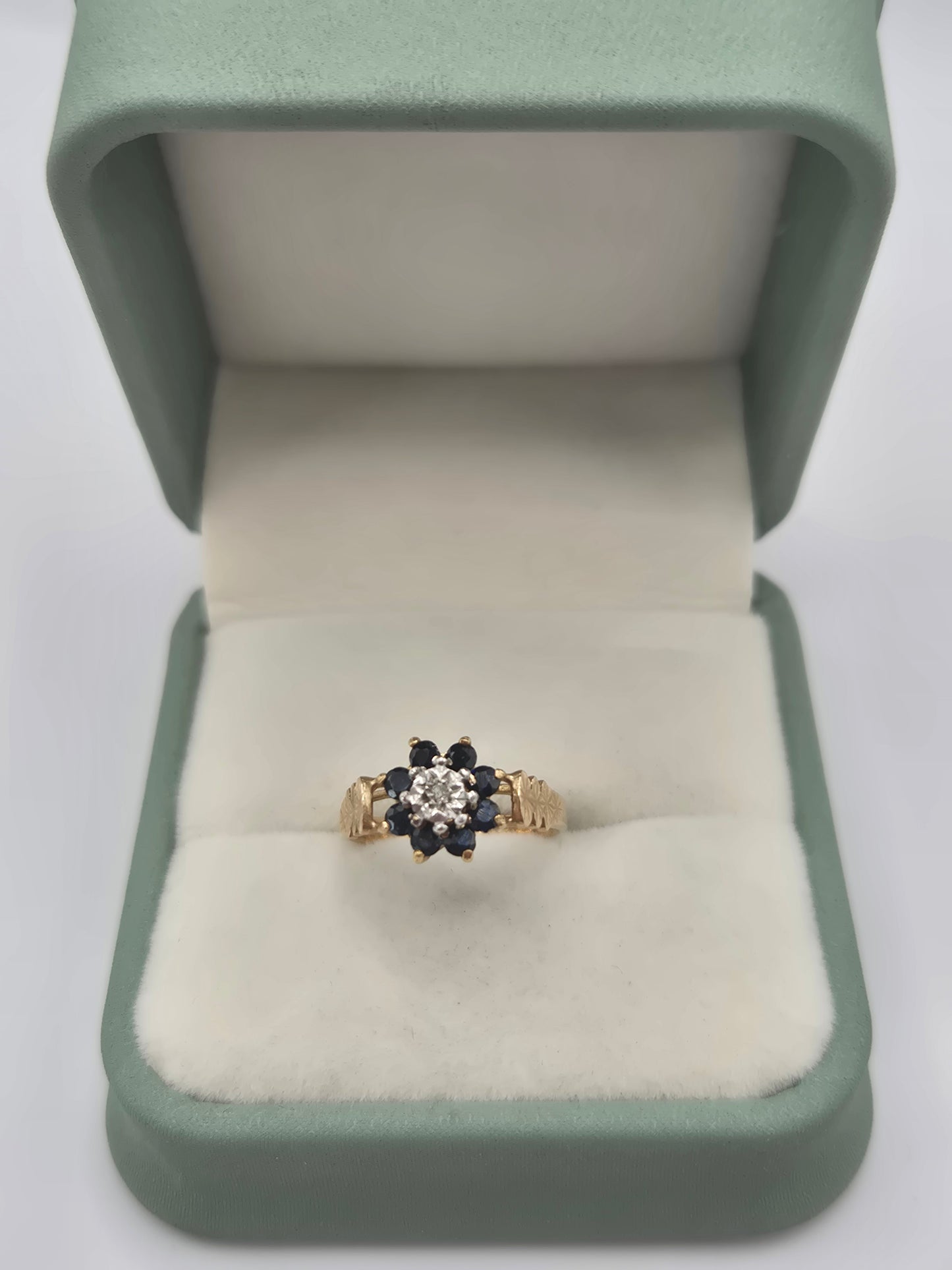 9ct gold sapphire and diamond ring