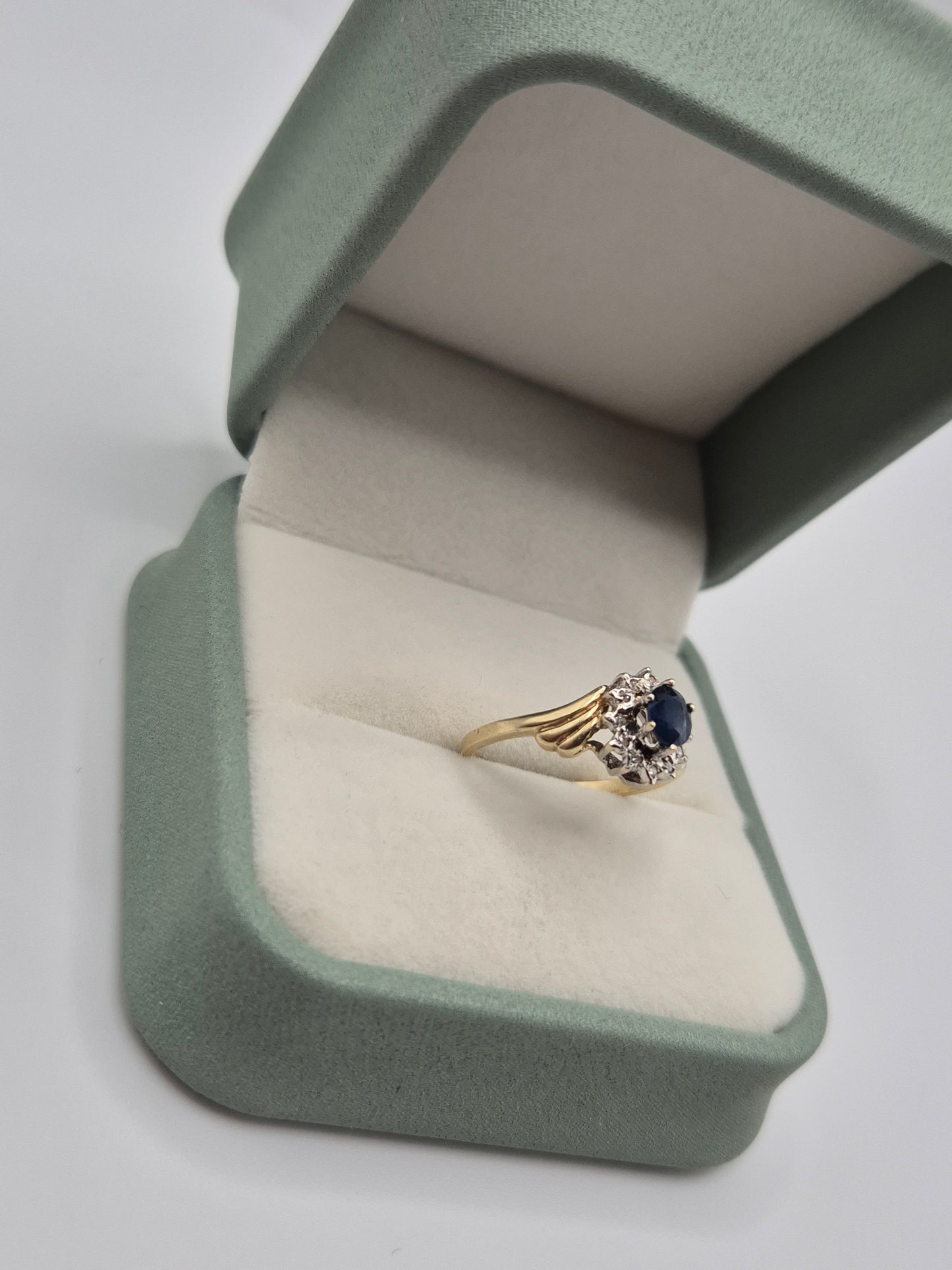 9ct gold sapphire and diamond ring