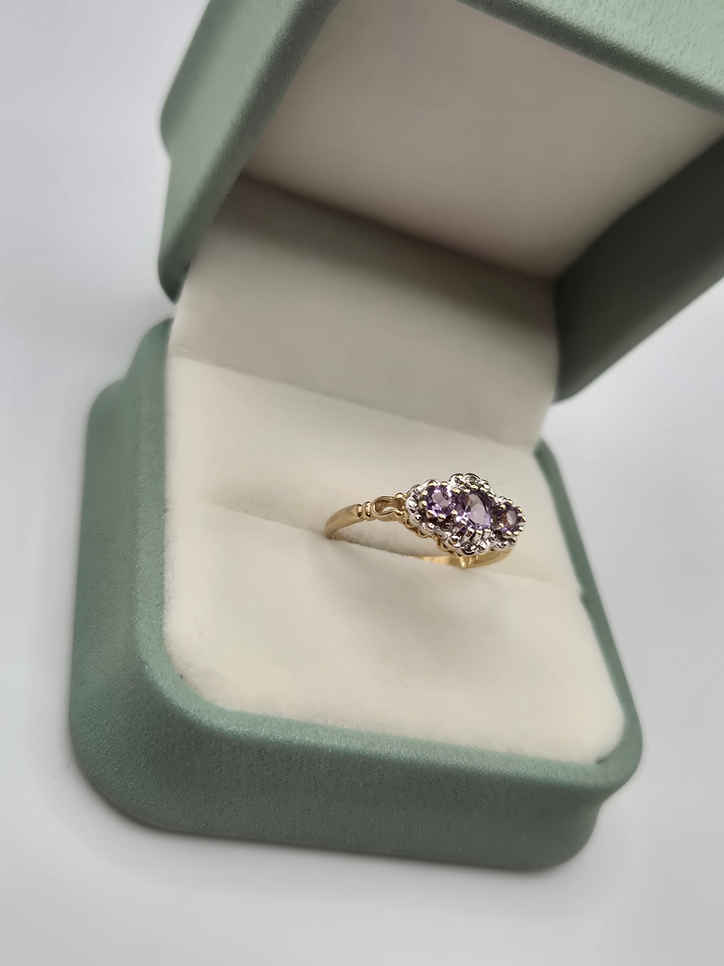 9ct gold amethyst and diamond ring