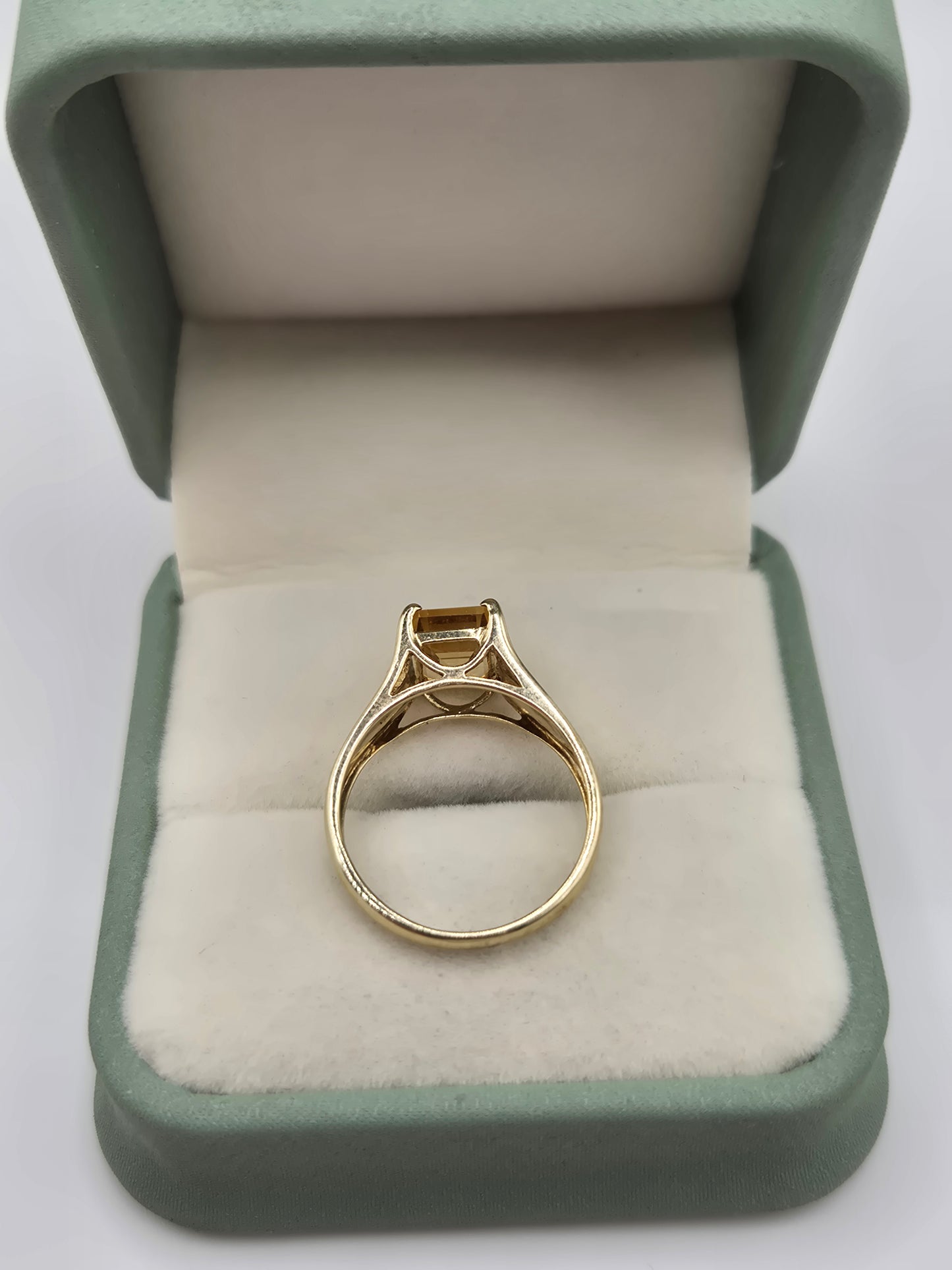 9ct gold citrine ring
