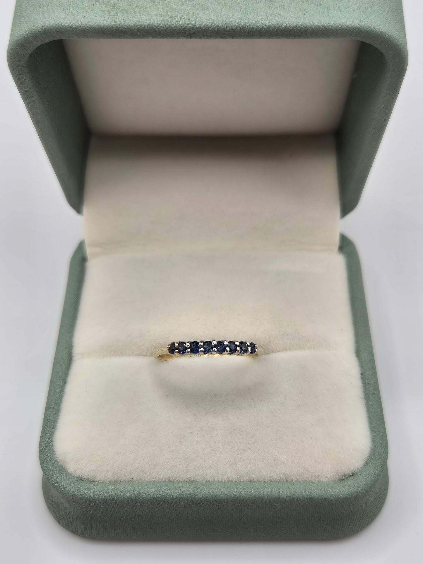 9ct gold tanzanite ring