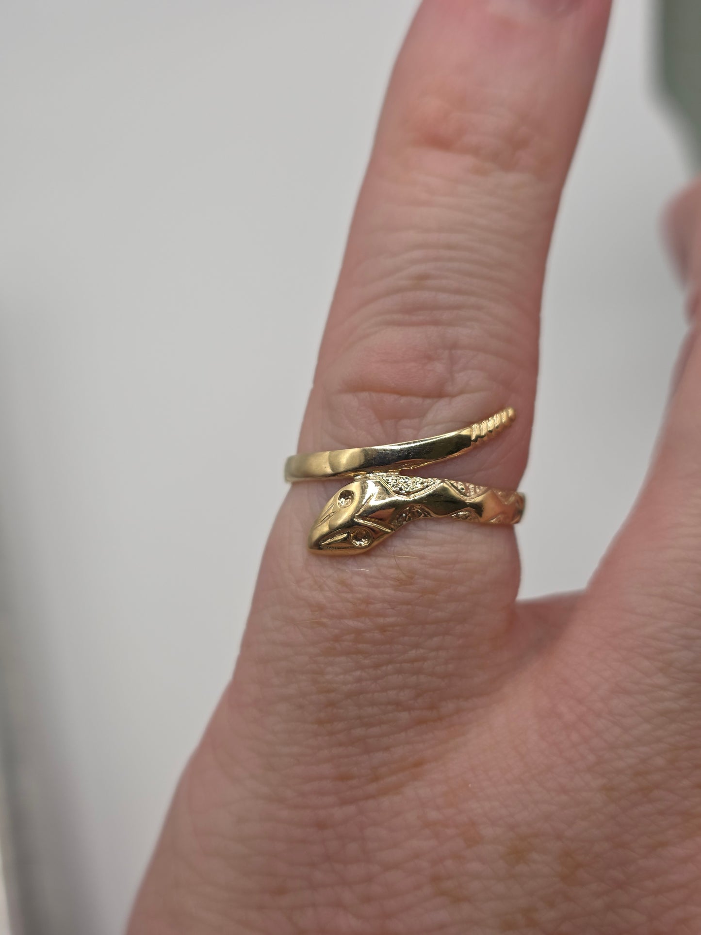 9ct gold snake ring