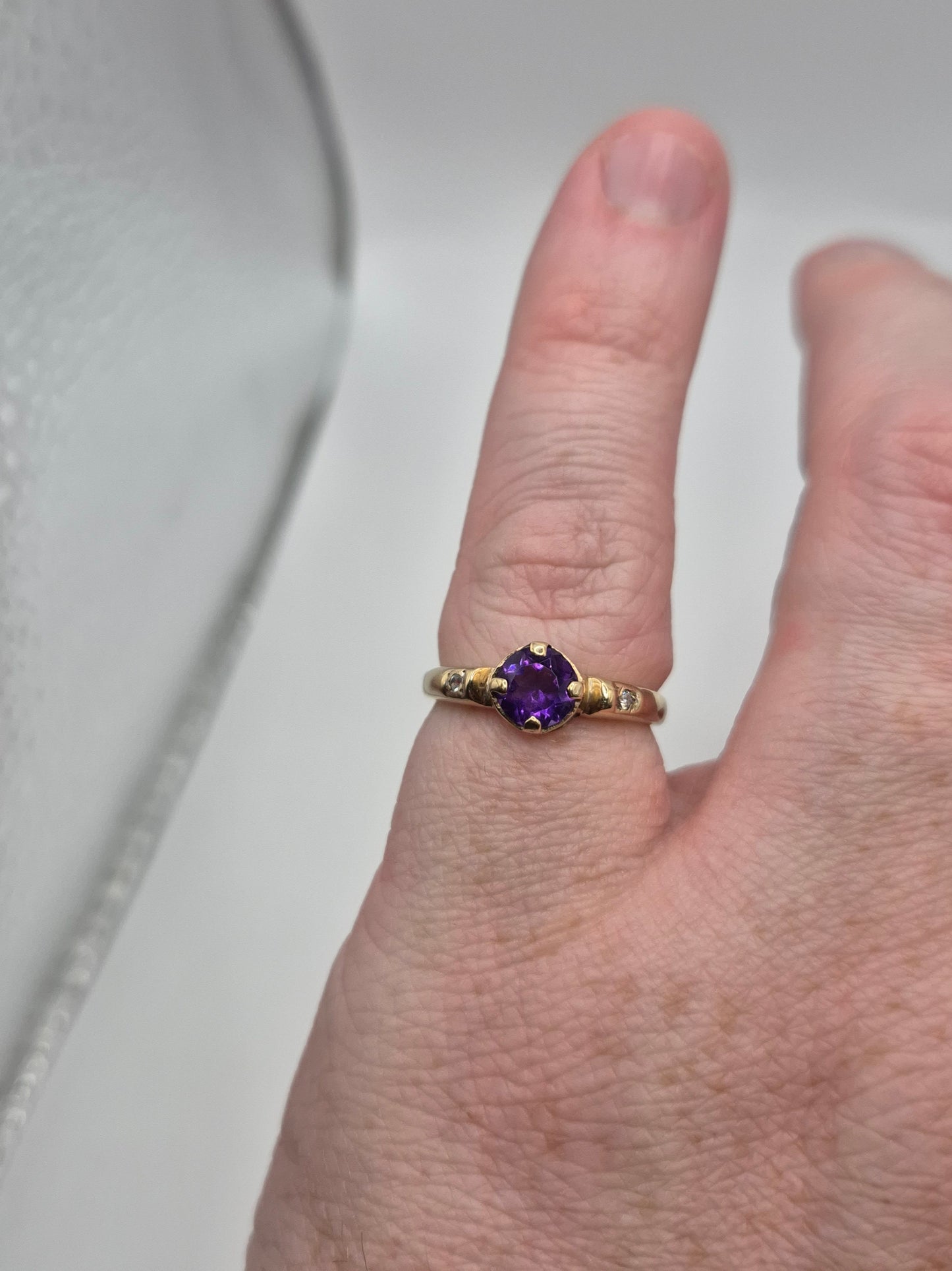 9ct gold amethyst and diamond ring