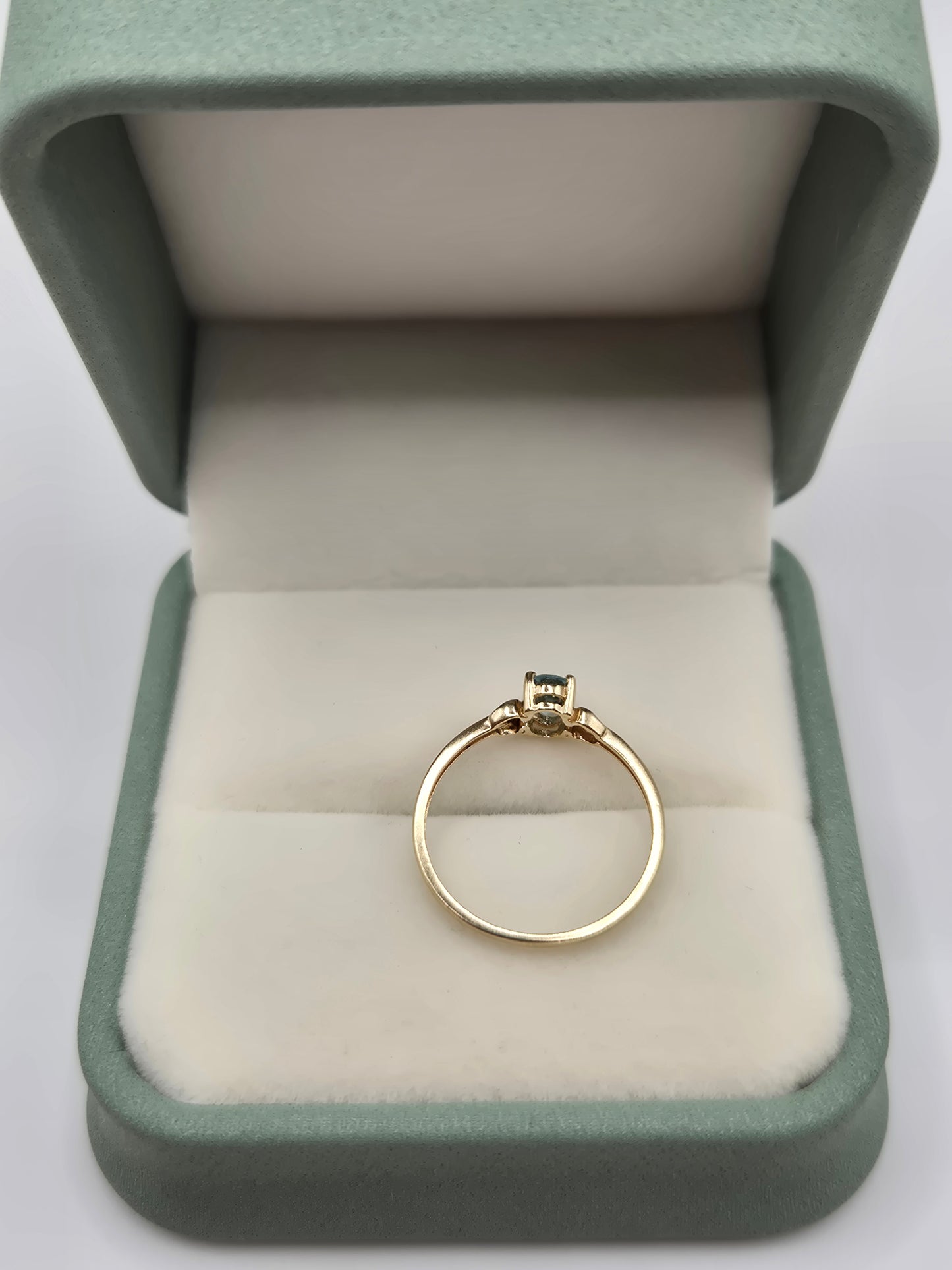 9ct gold topaz ring