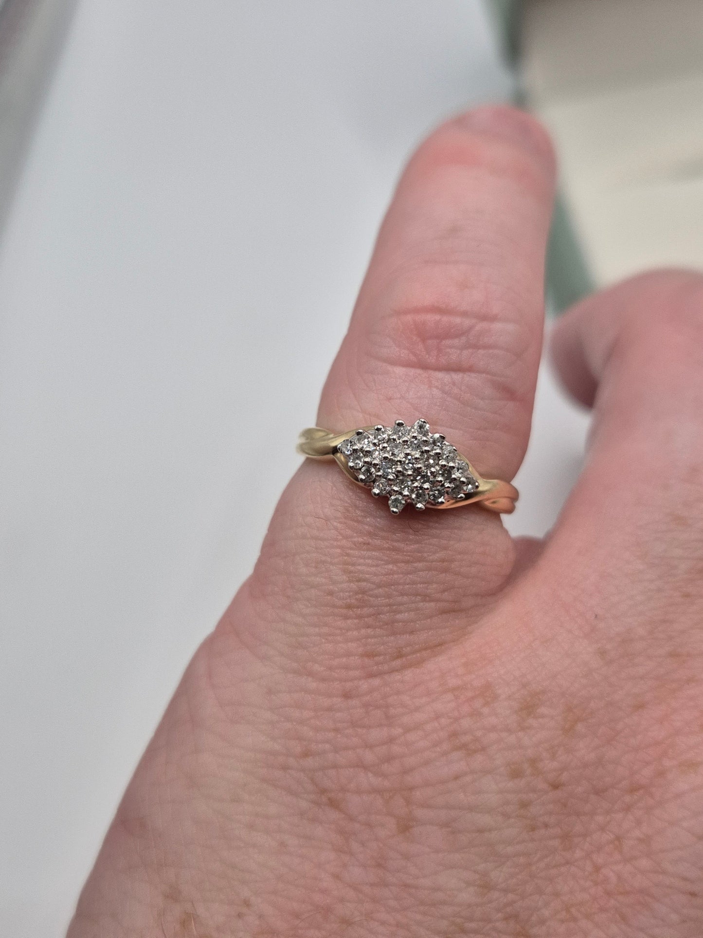 9ct gold diamond cluster ring