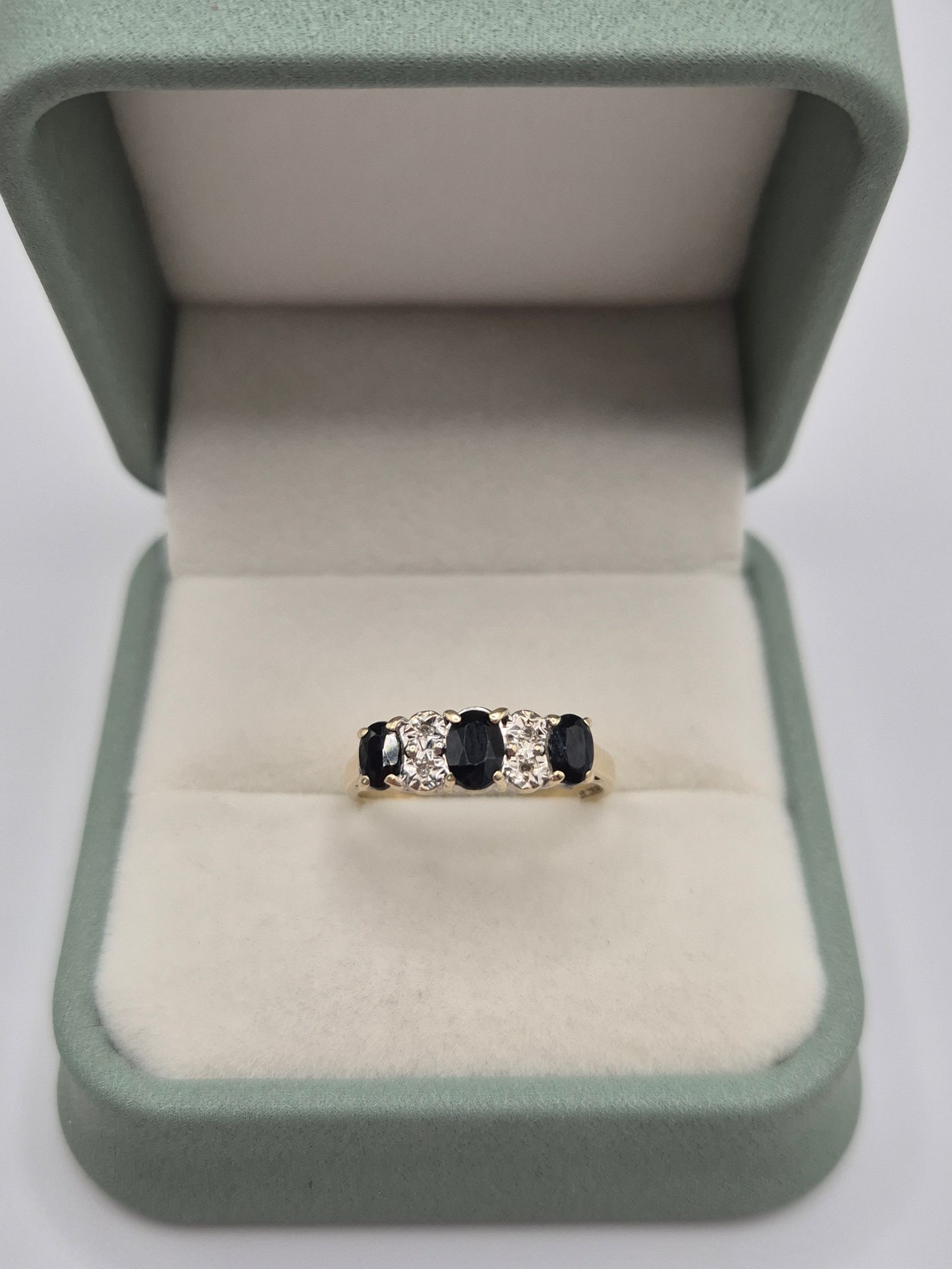 9ct gold sapphire and diamond ring