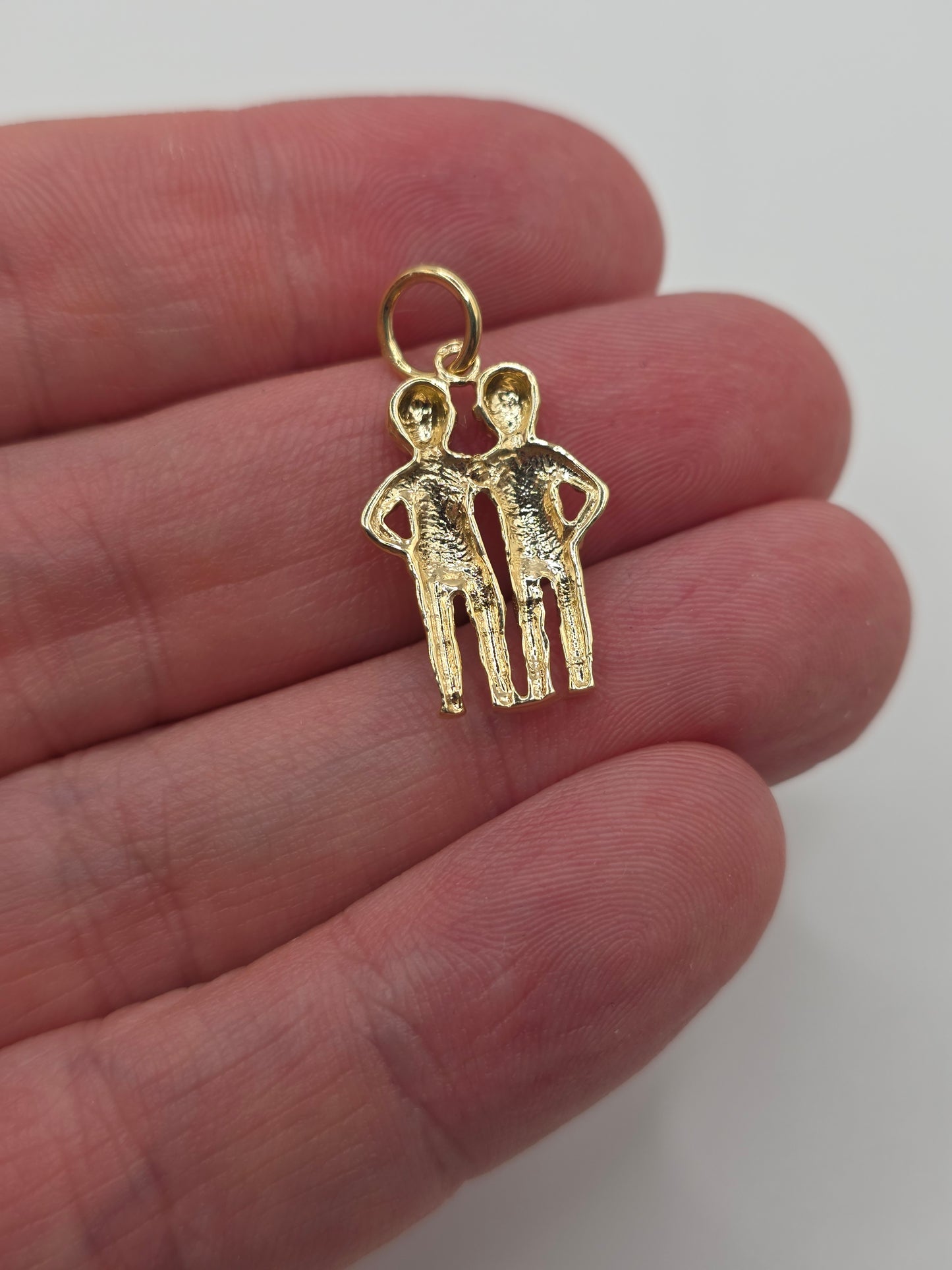 9ct gold gemini zodiac pendant